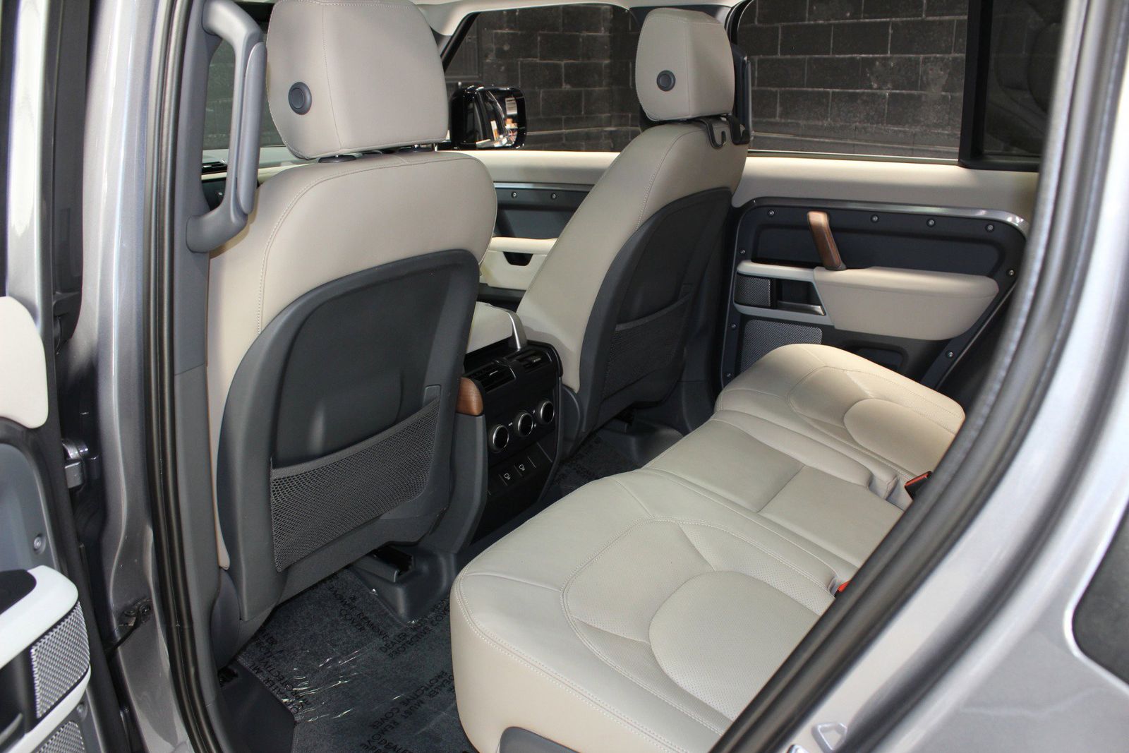 2023 Land Rover Defender 130 SE AWD