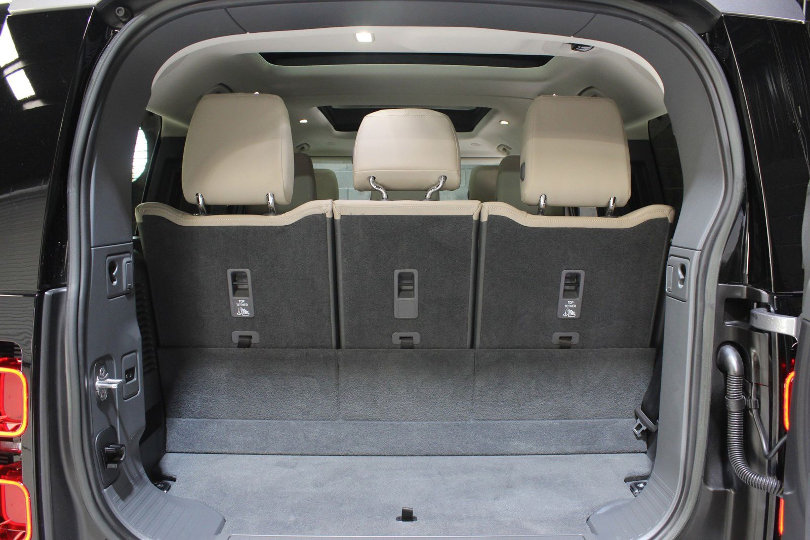 2023 Land Rover Defender 130 SE AWD