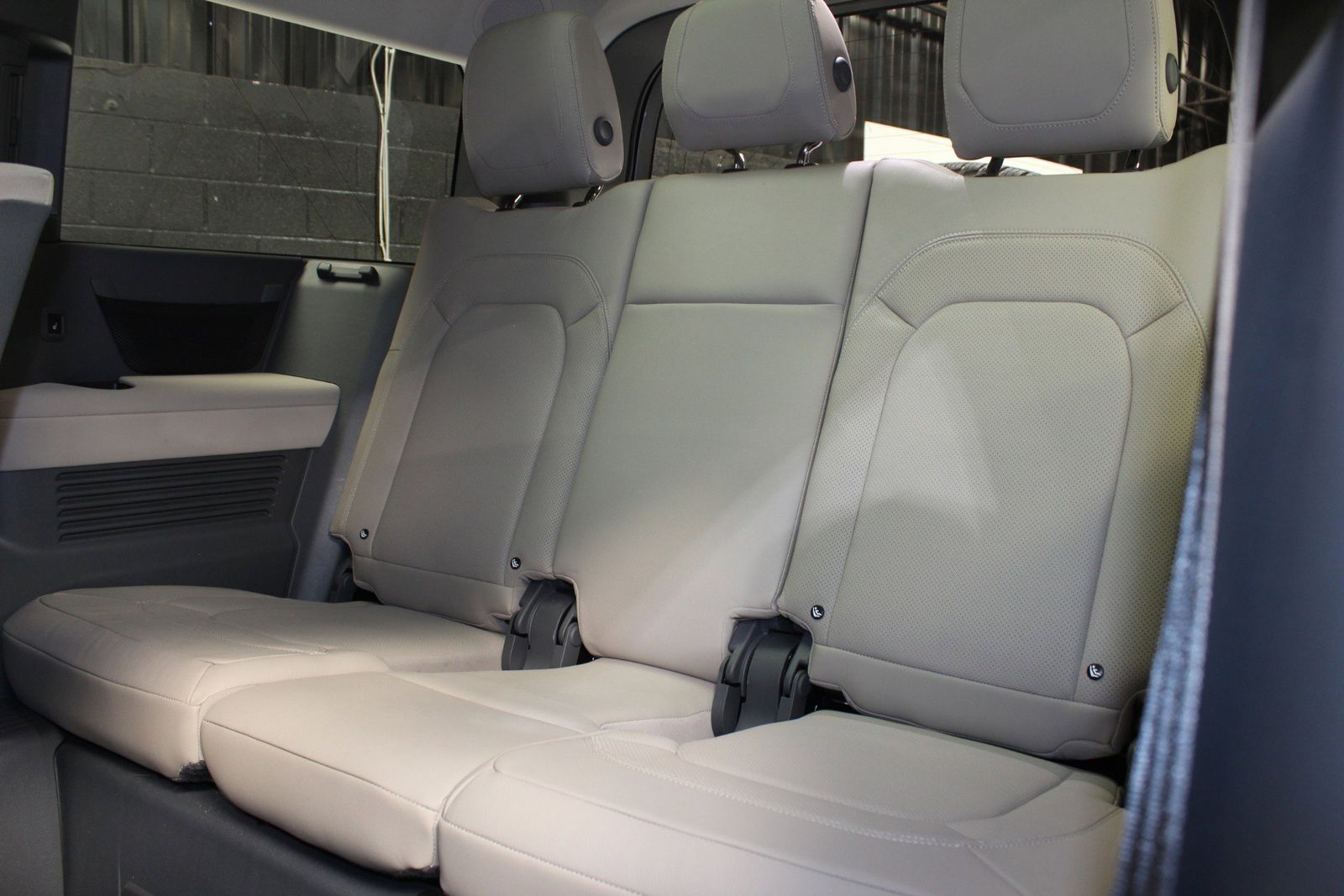 2023 Land Rover Defender 130 SE AWD