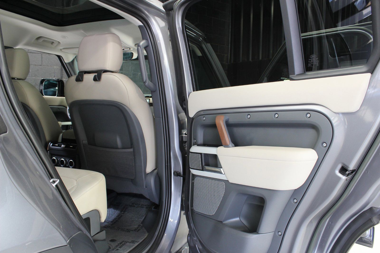 2023 Land Rover Defender 130 SE AWD