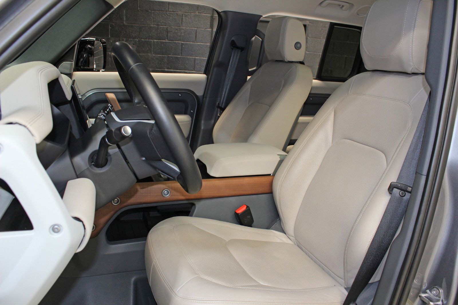 2023 Land Rover Defender 130 SE AWD