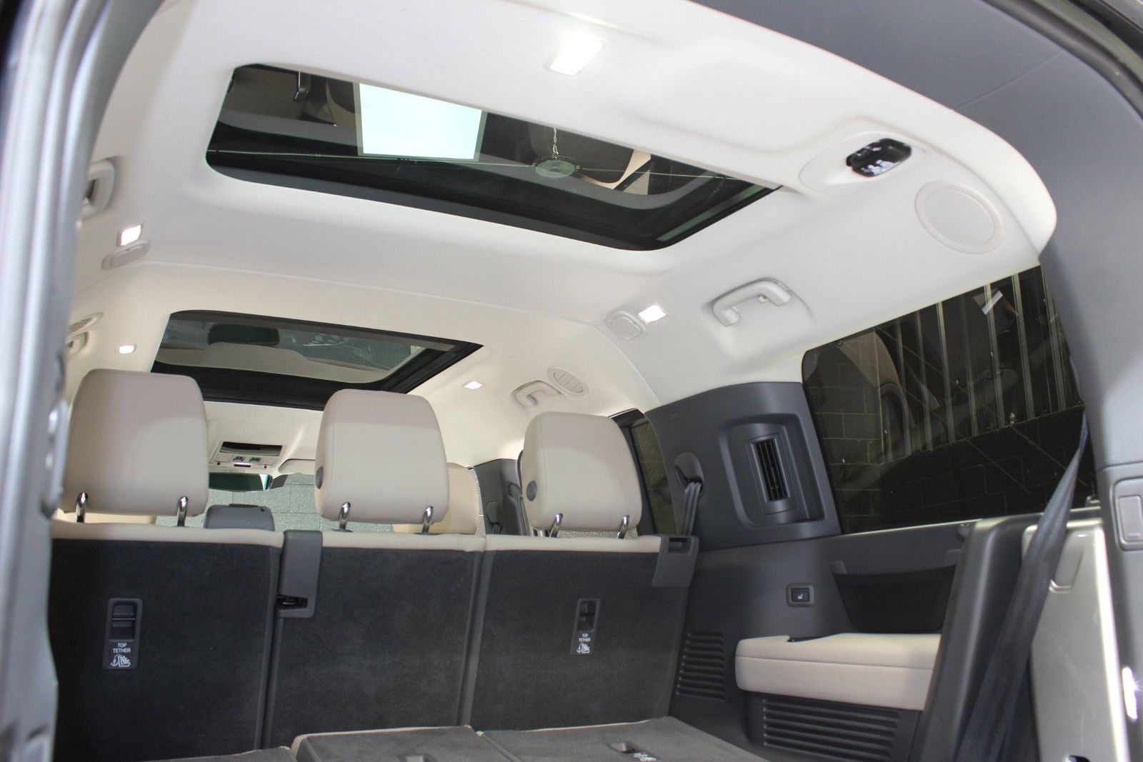 2023 Land Rover Defender 130 SE AWD