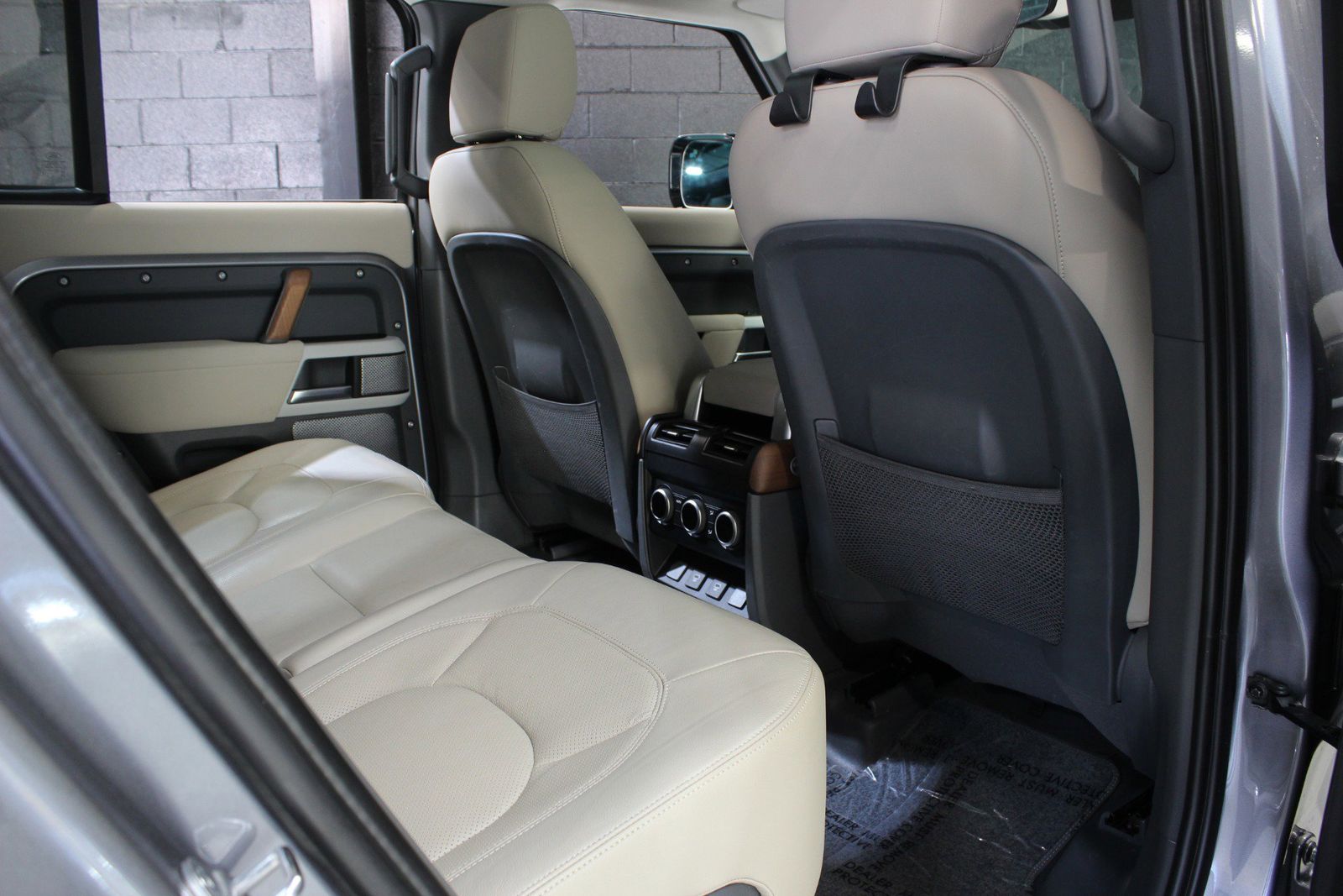 2023 Land Rover Defender 130 SE AWD