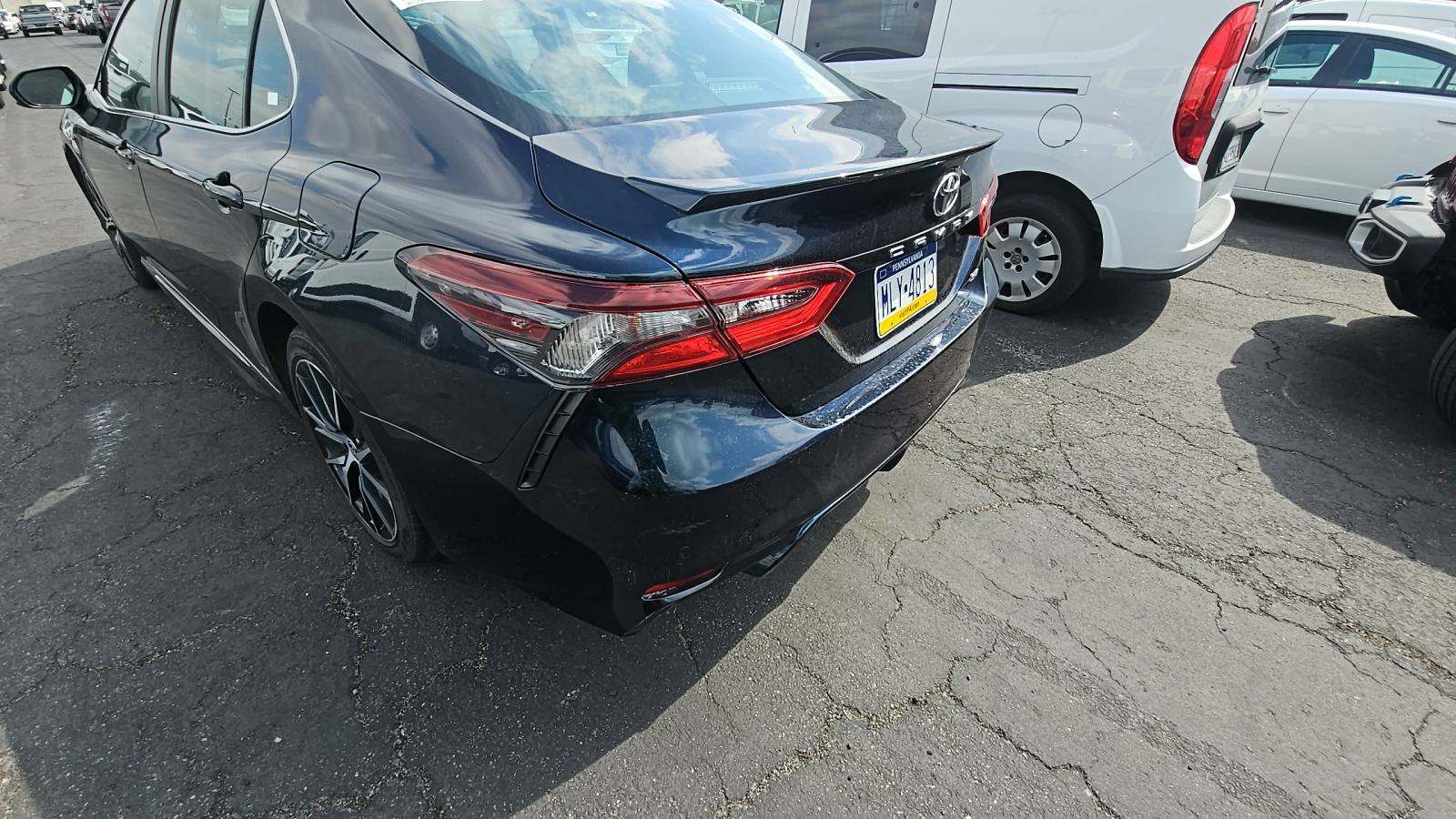2021 Toyota Camry SE FWD