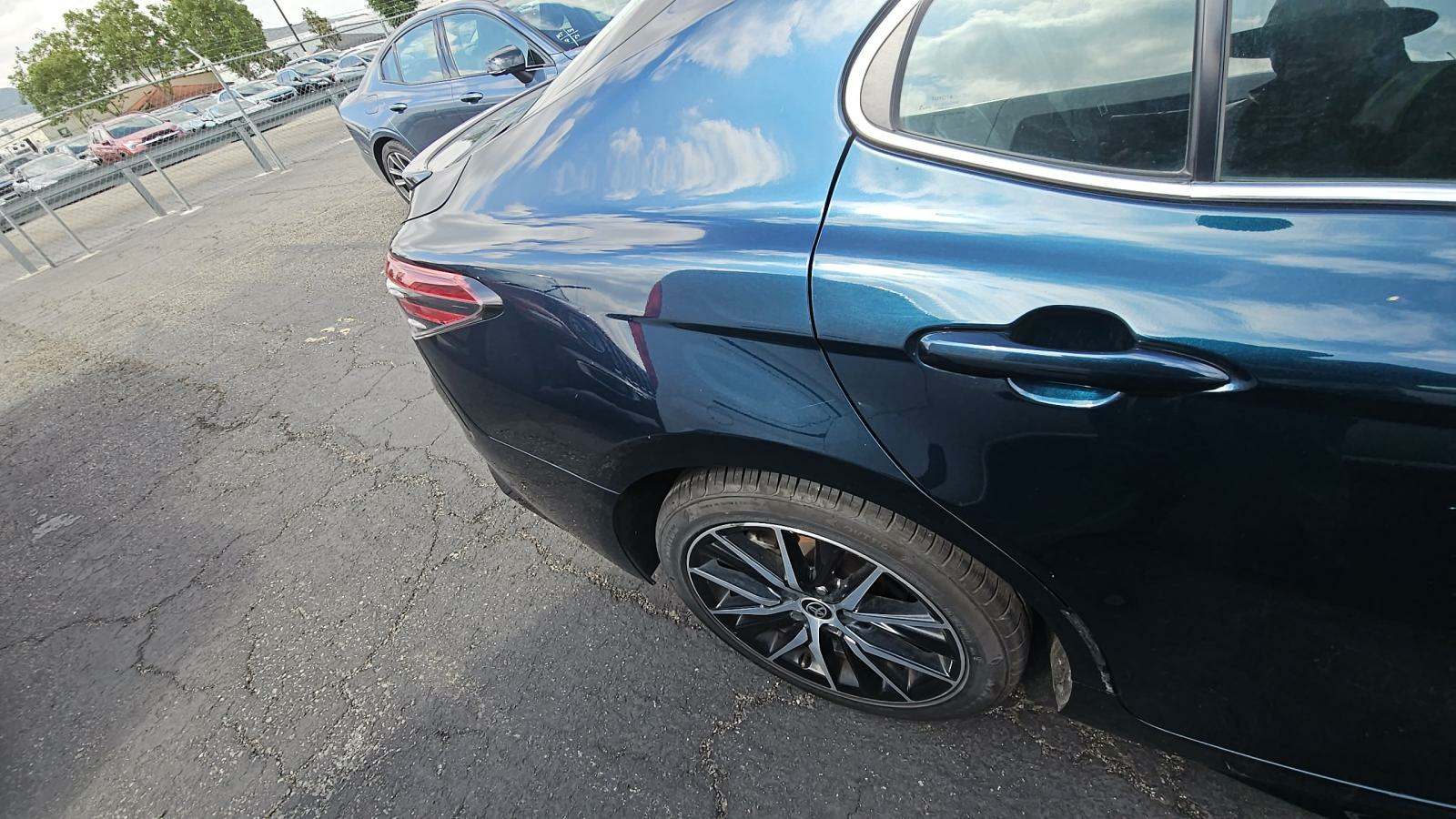 2021 Toyota Camry SE FWD