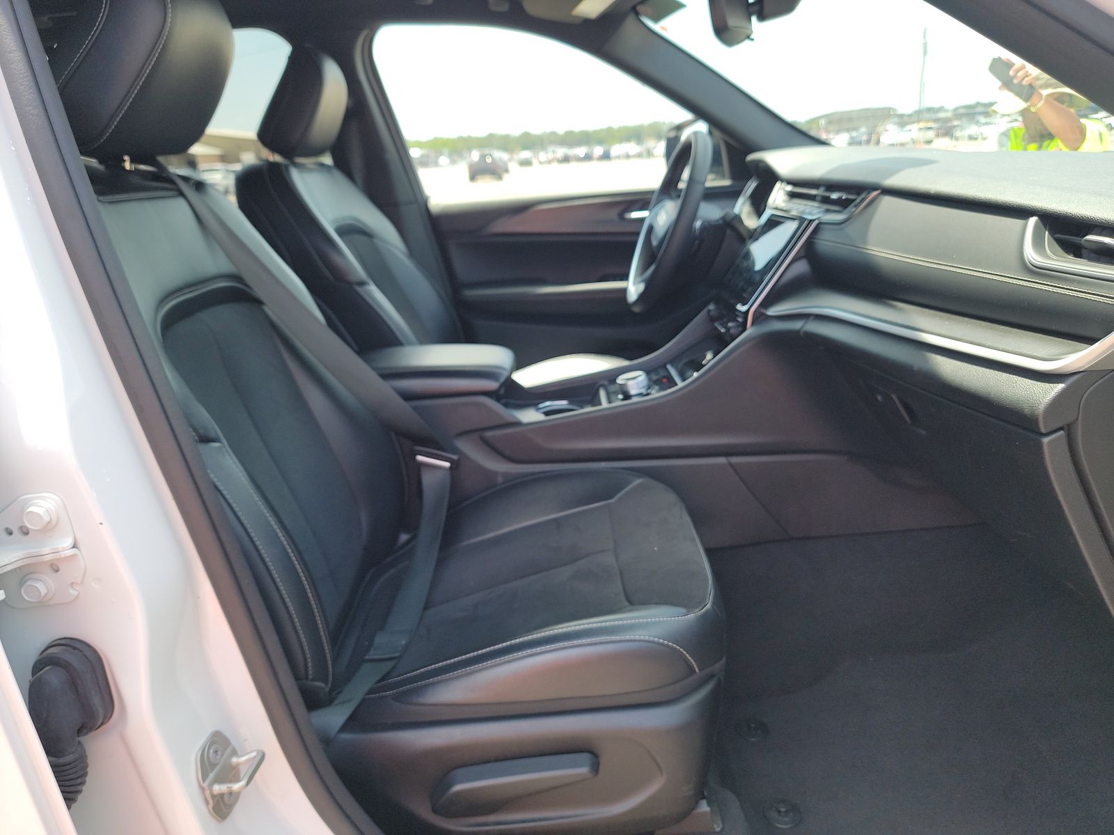 2023 Jeep Grand Cherokee Altitude AWD