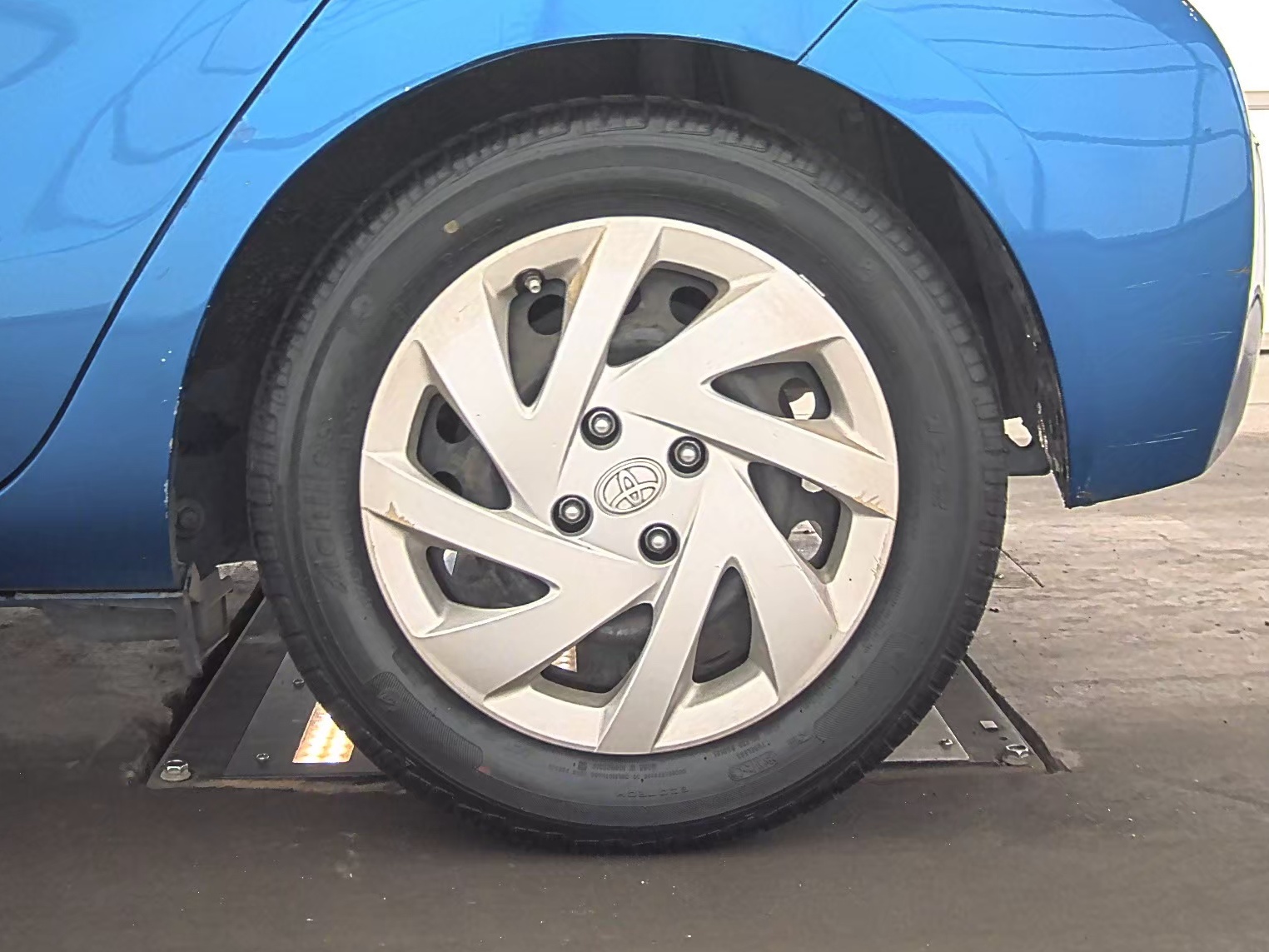 2015 Toyota Prius c Three FWD