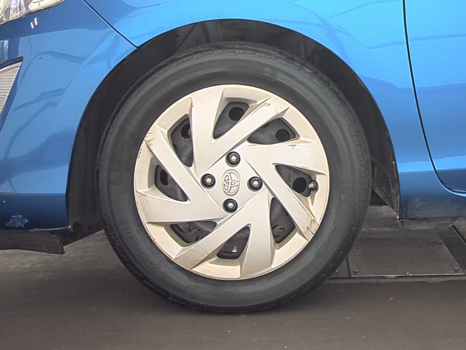 2015 Toyota Prius c Three FWD