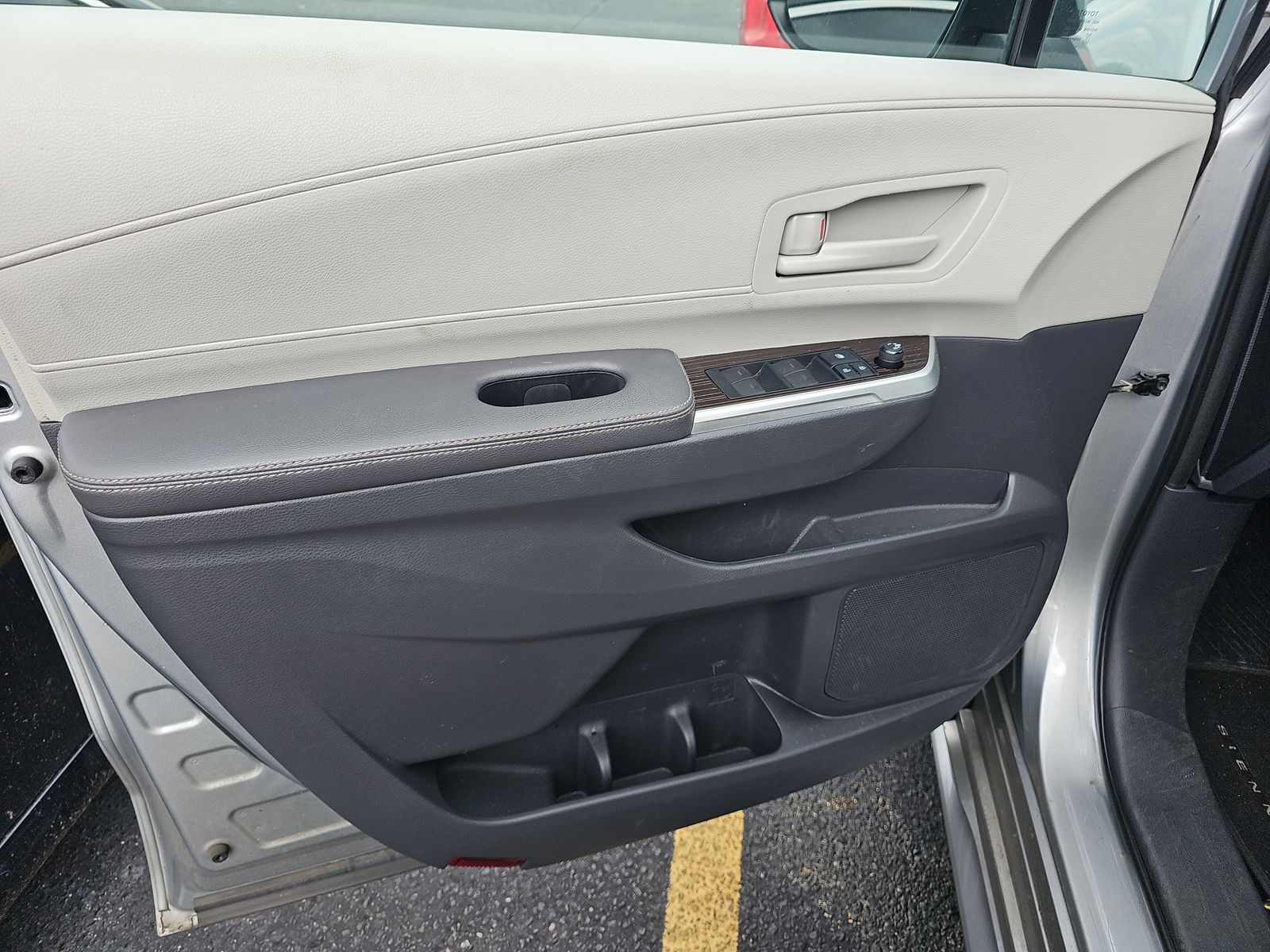 2021 Toyota Sienna LE FWD