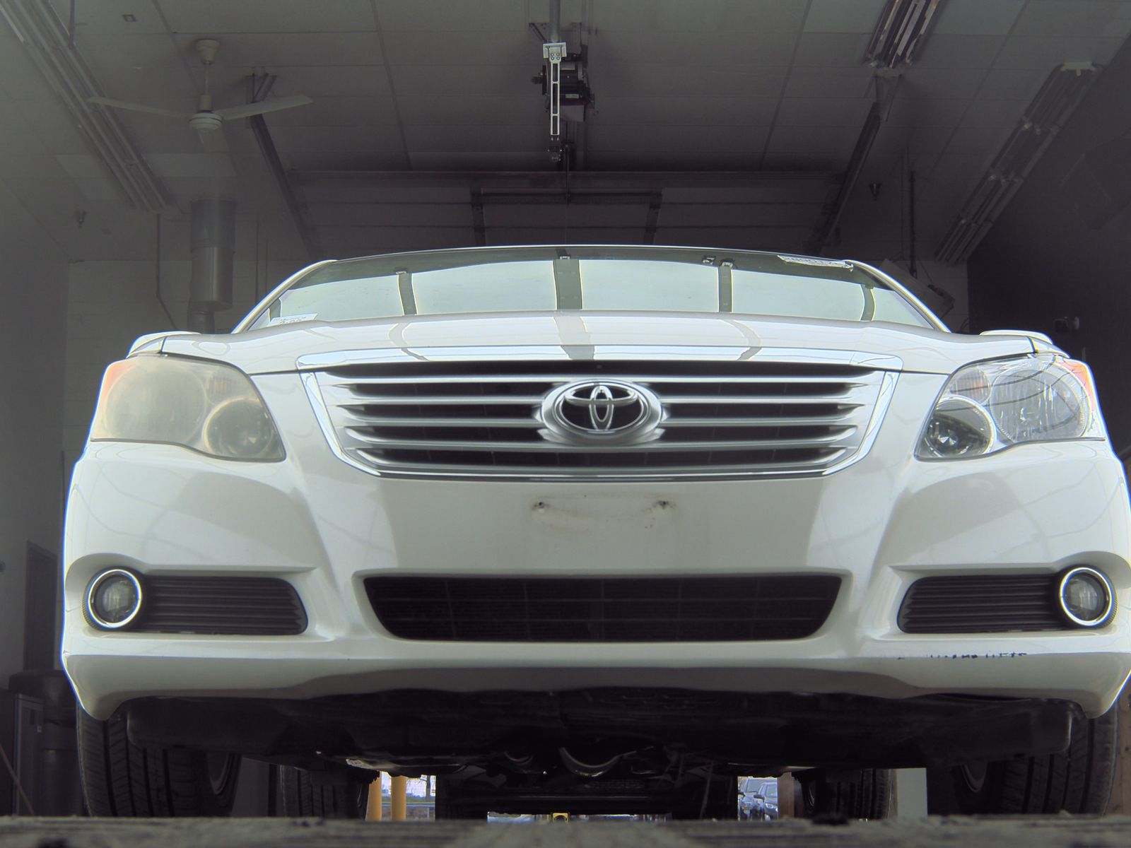 2010 Toyota Avalon XLS FWD