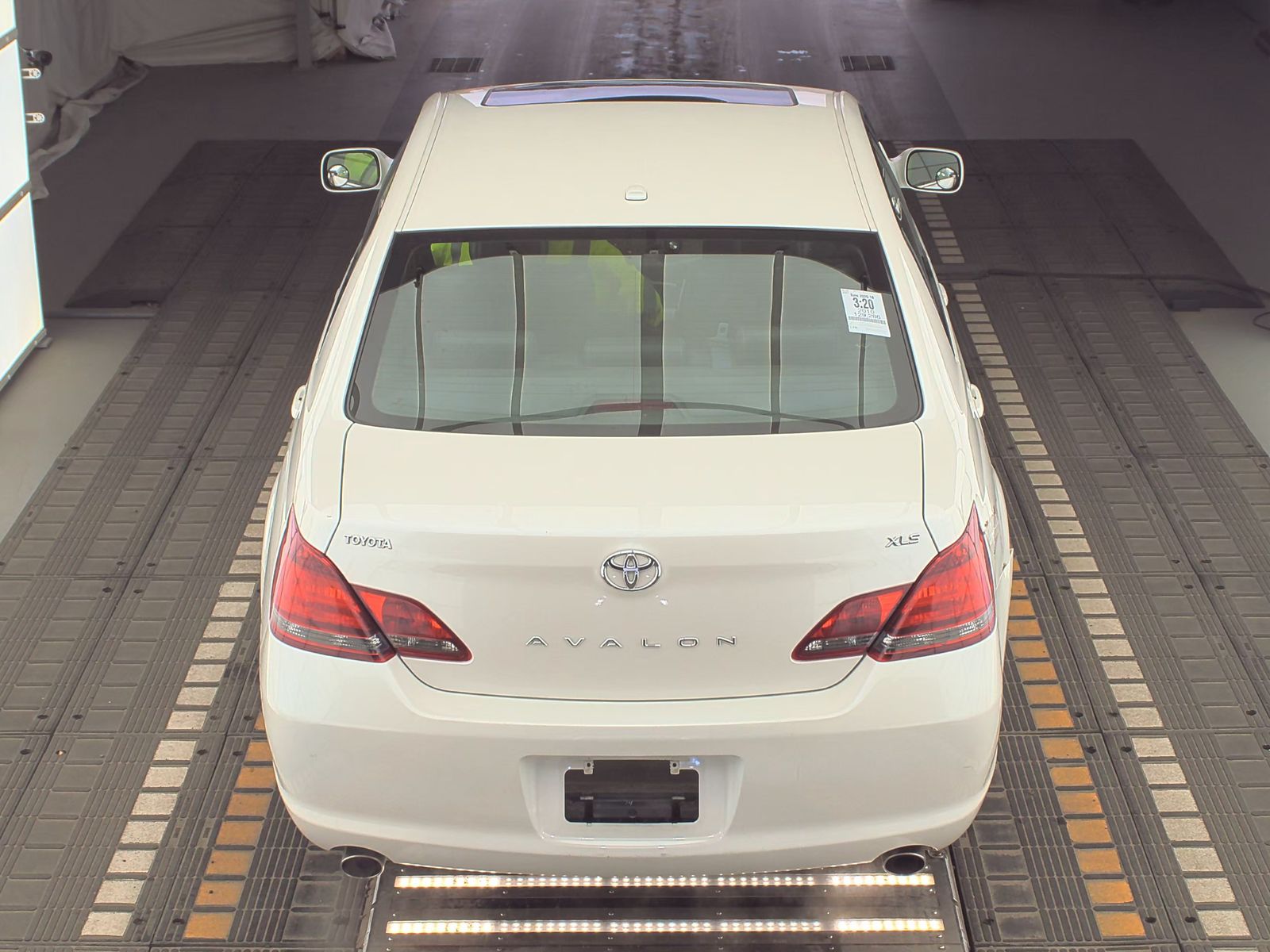 2010 Toyota Avalon XLS FWD