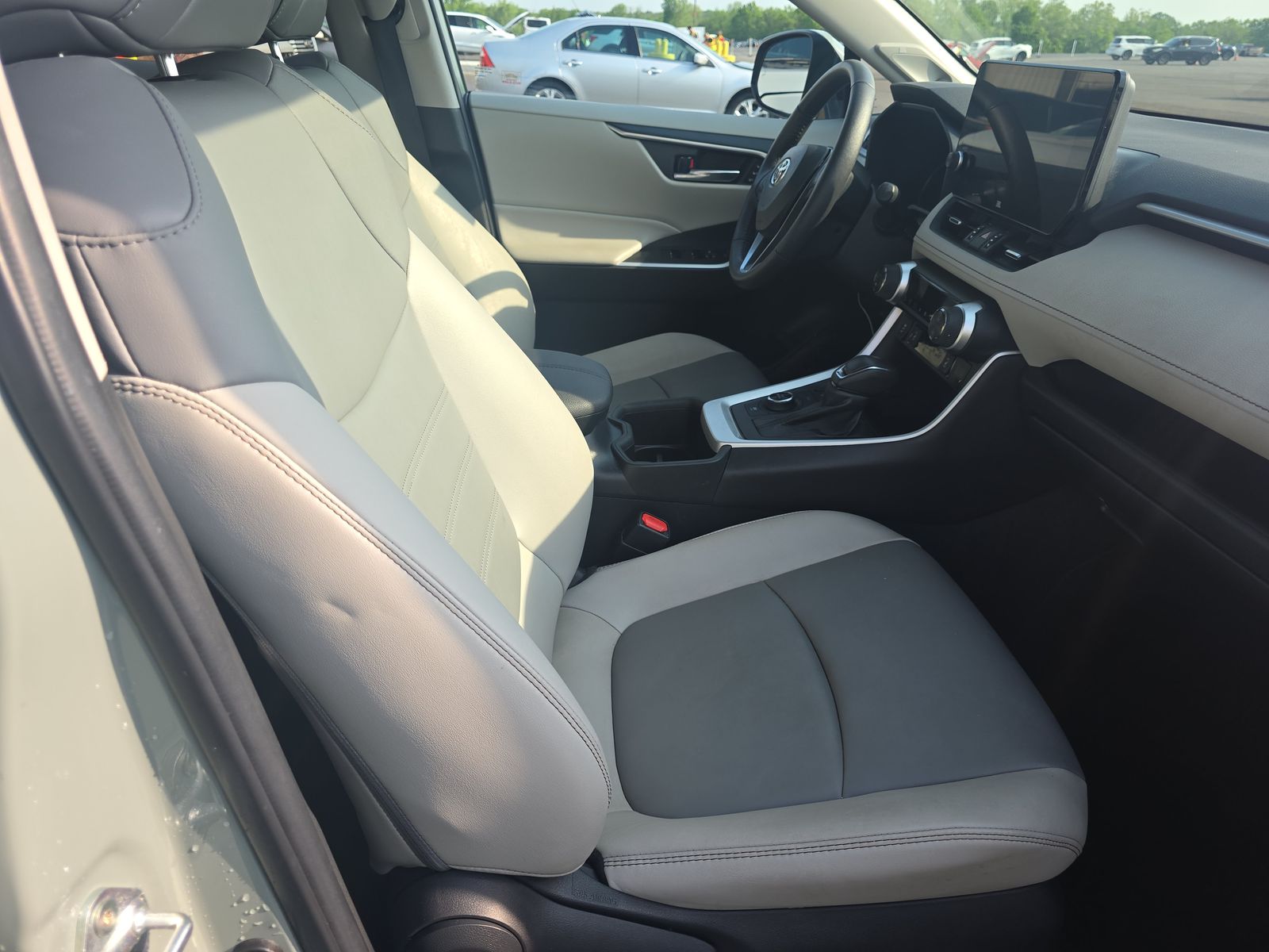 2023 Toyota RAV4 Hybrid XLE Premium AWD