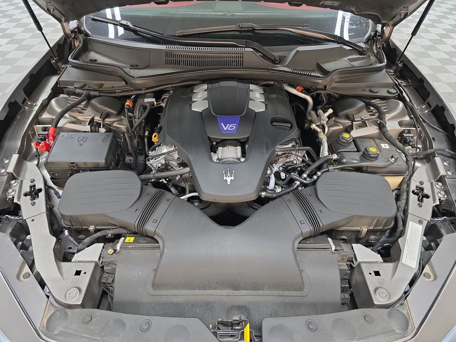 2022 Maserati Ghibli Modena Q4 AWD