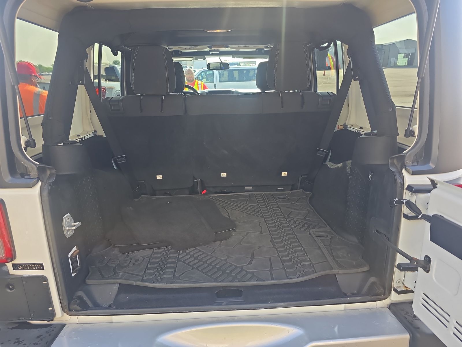 2015 Jeep Wrangler Unlimited Sahara AWD