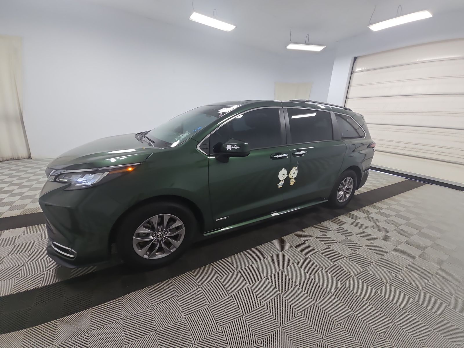 2021 Toyota Sienna XLE FWD