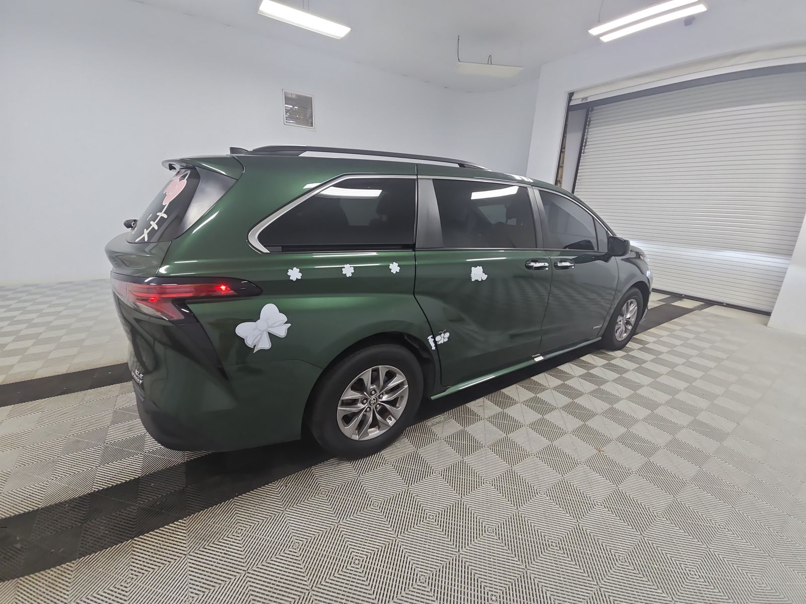 2021 Toyota Sienna XLE FWD
