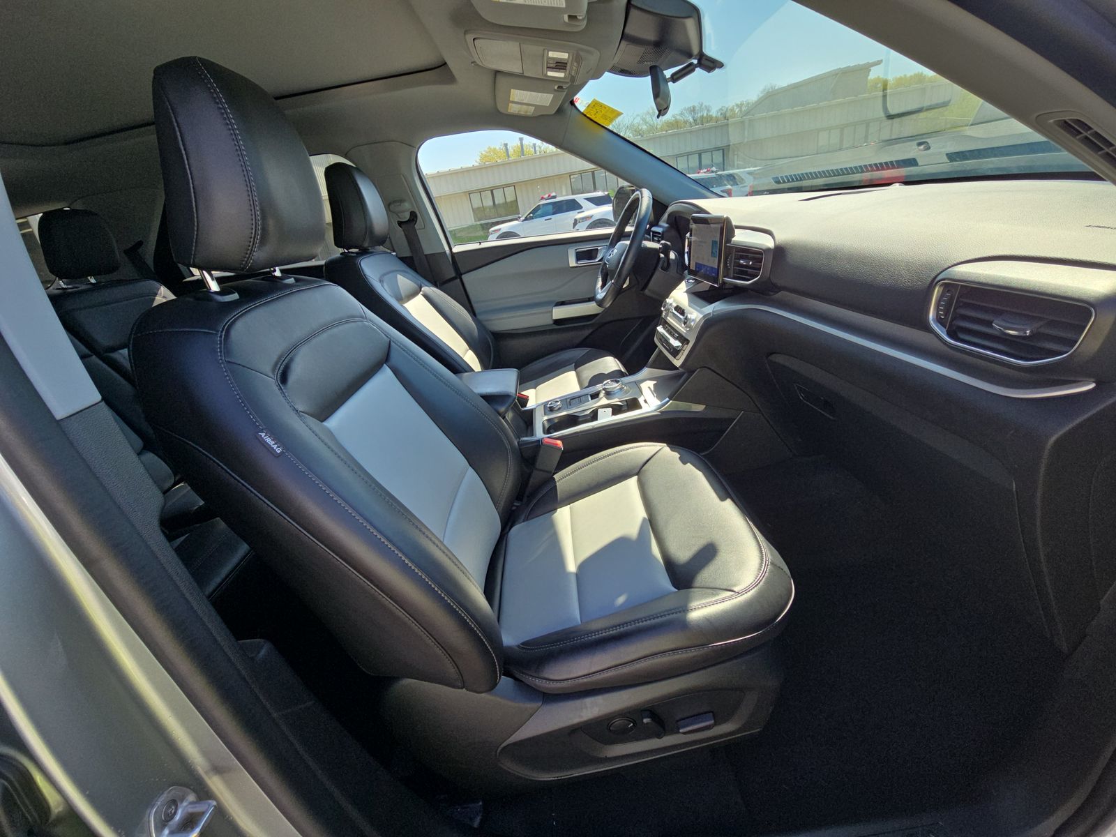 2022 Ford Explorer XLT AWD