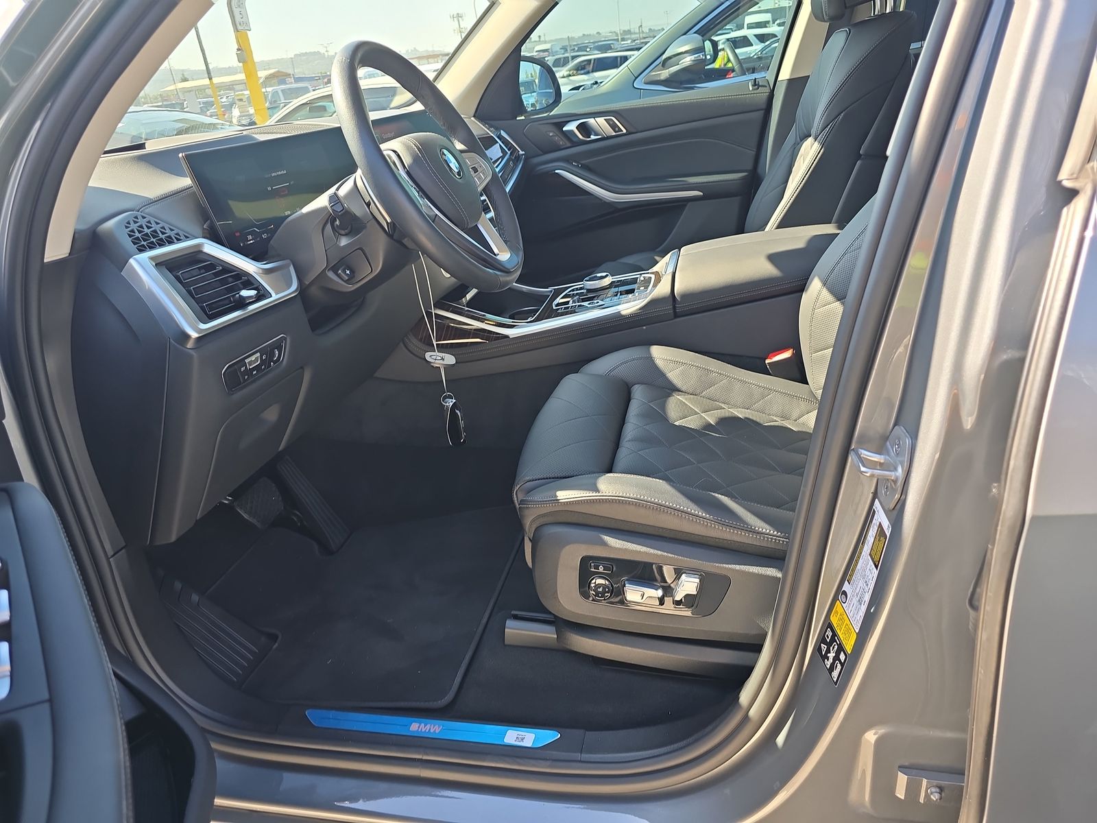 2023 BMW X7 xDrive40i AWD