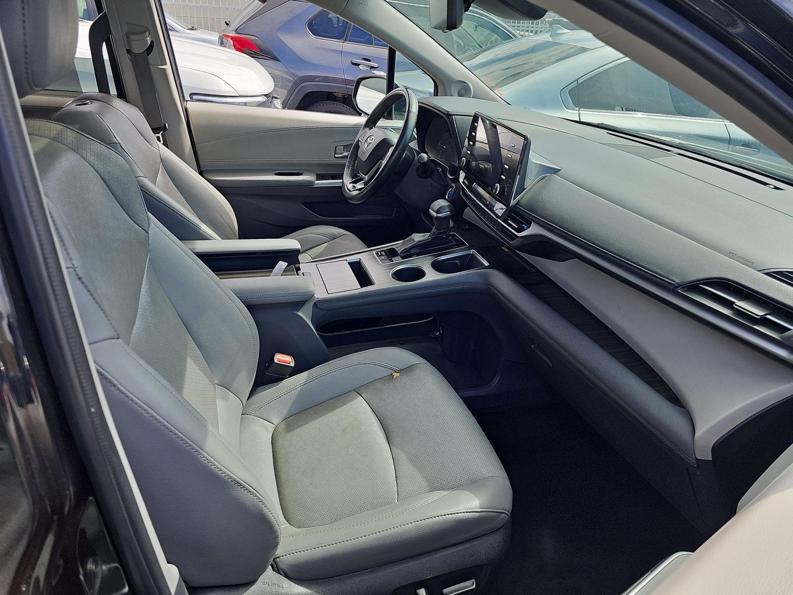 2022 Toyota Sienna Limited FWD