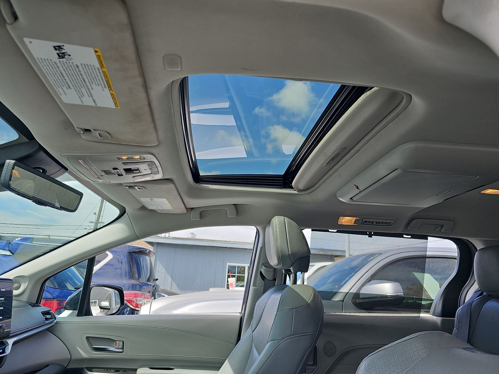 2022 Toyota Sienna Limited FWD
