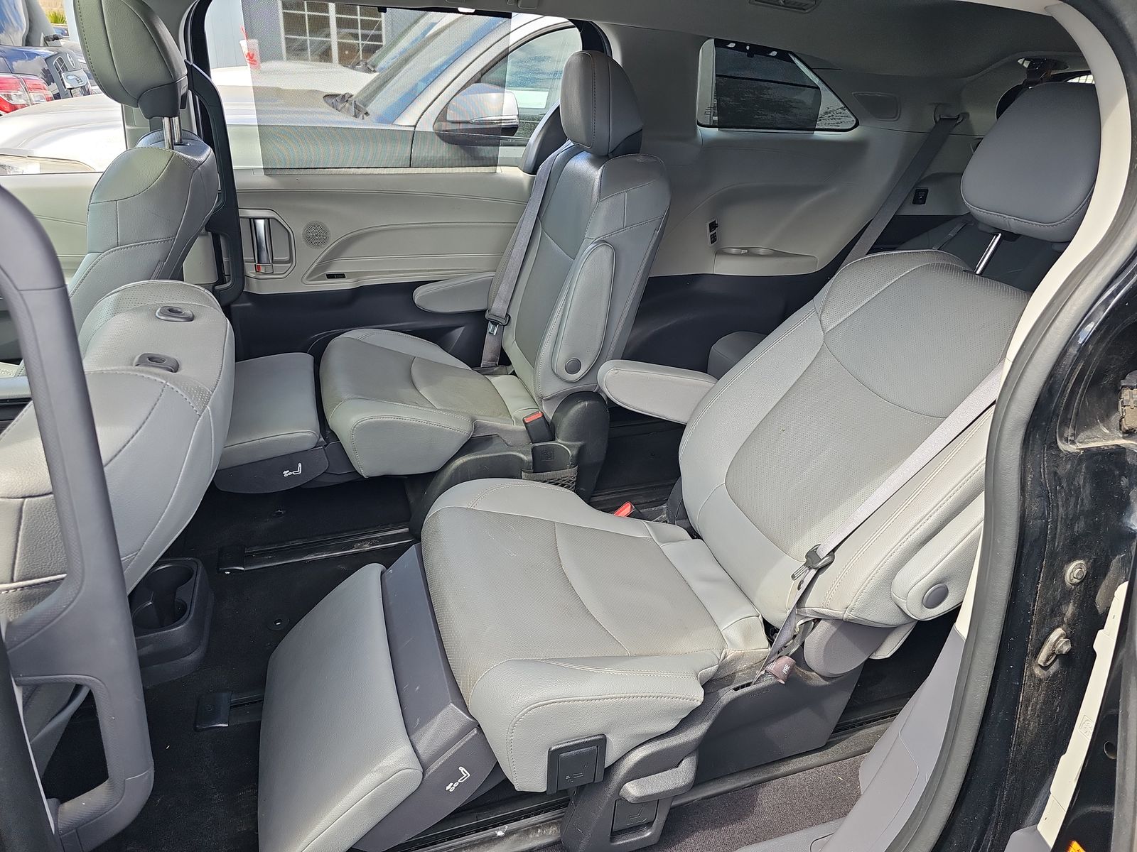 2022 Toyota Sienna Limited FWD
