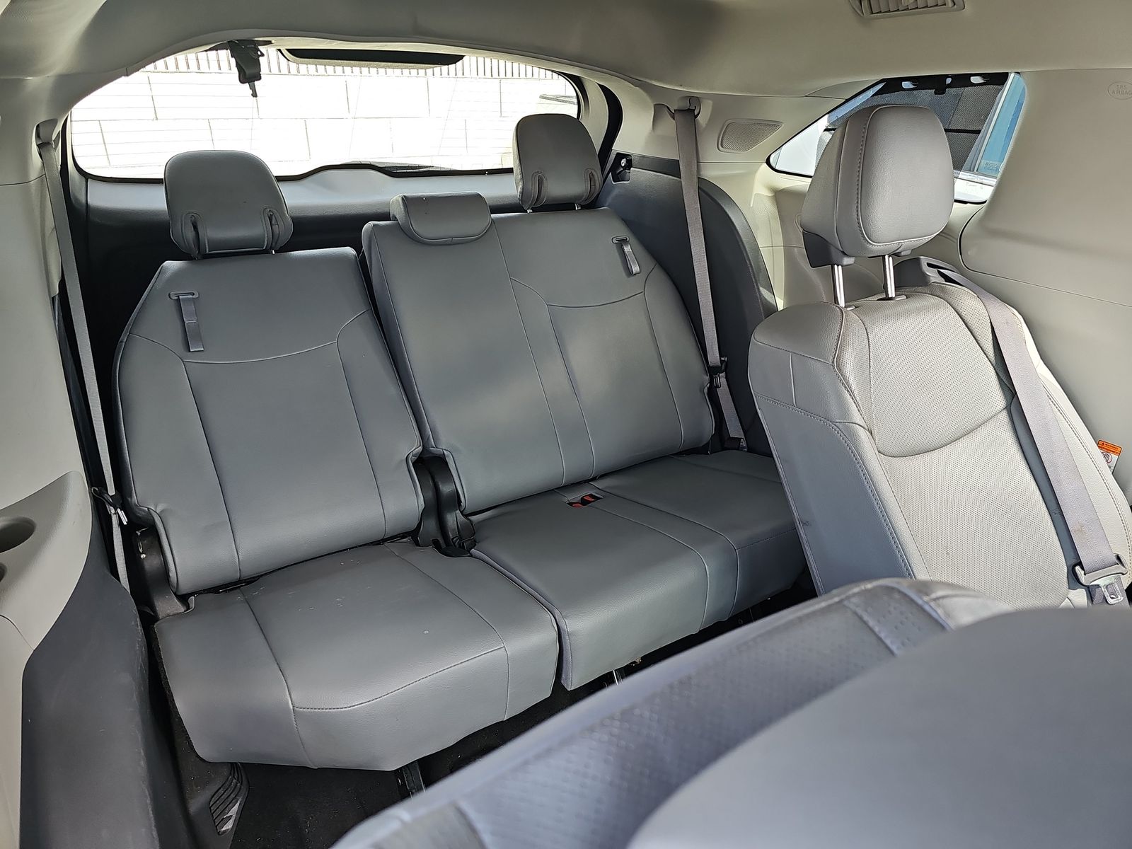 2022 Toyota Sienna Limited FWD
