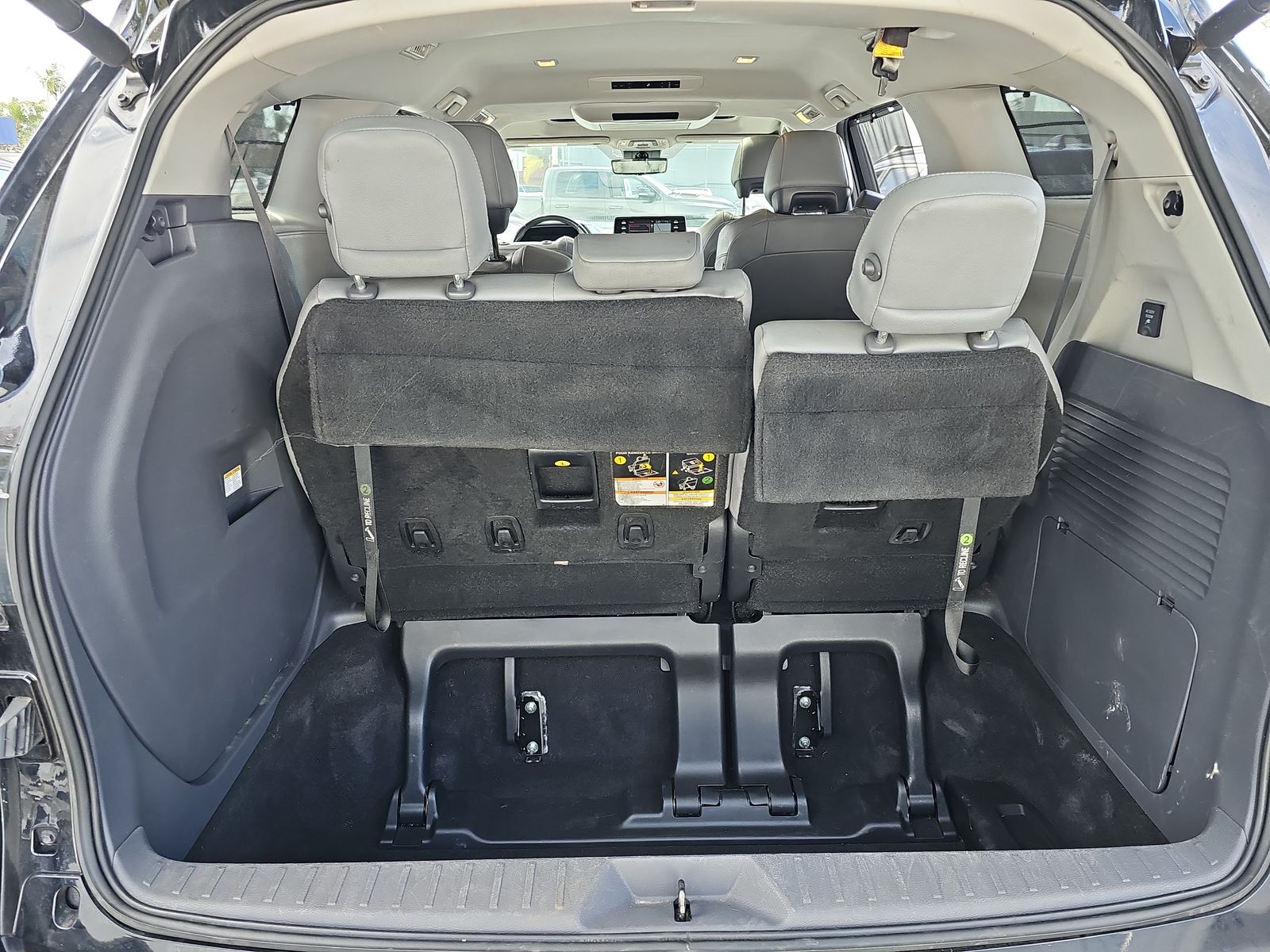 2022 Toyota Sienna Limited FWD