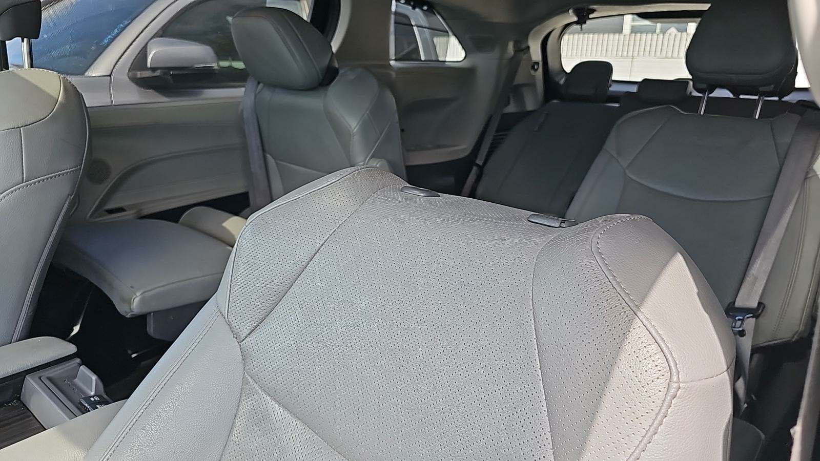 2022 Toyota Sienna Limited FWD