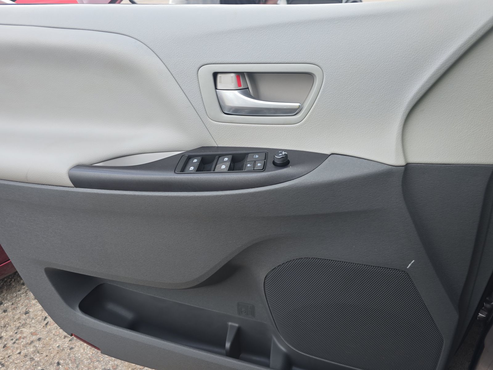 2015 Toyota Sienna LE FWD