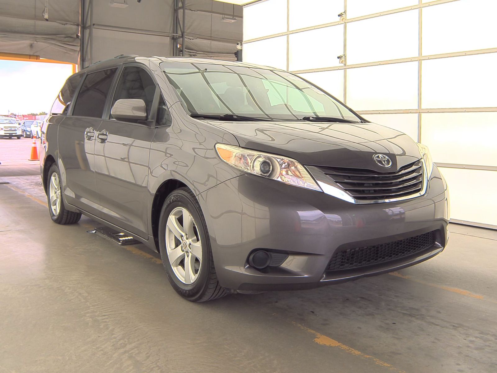 2015 Toyota Sienna LE FWD
