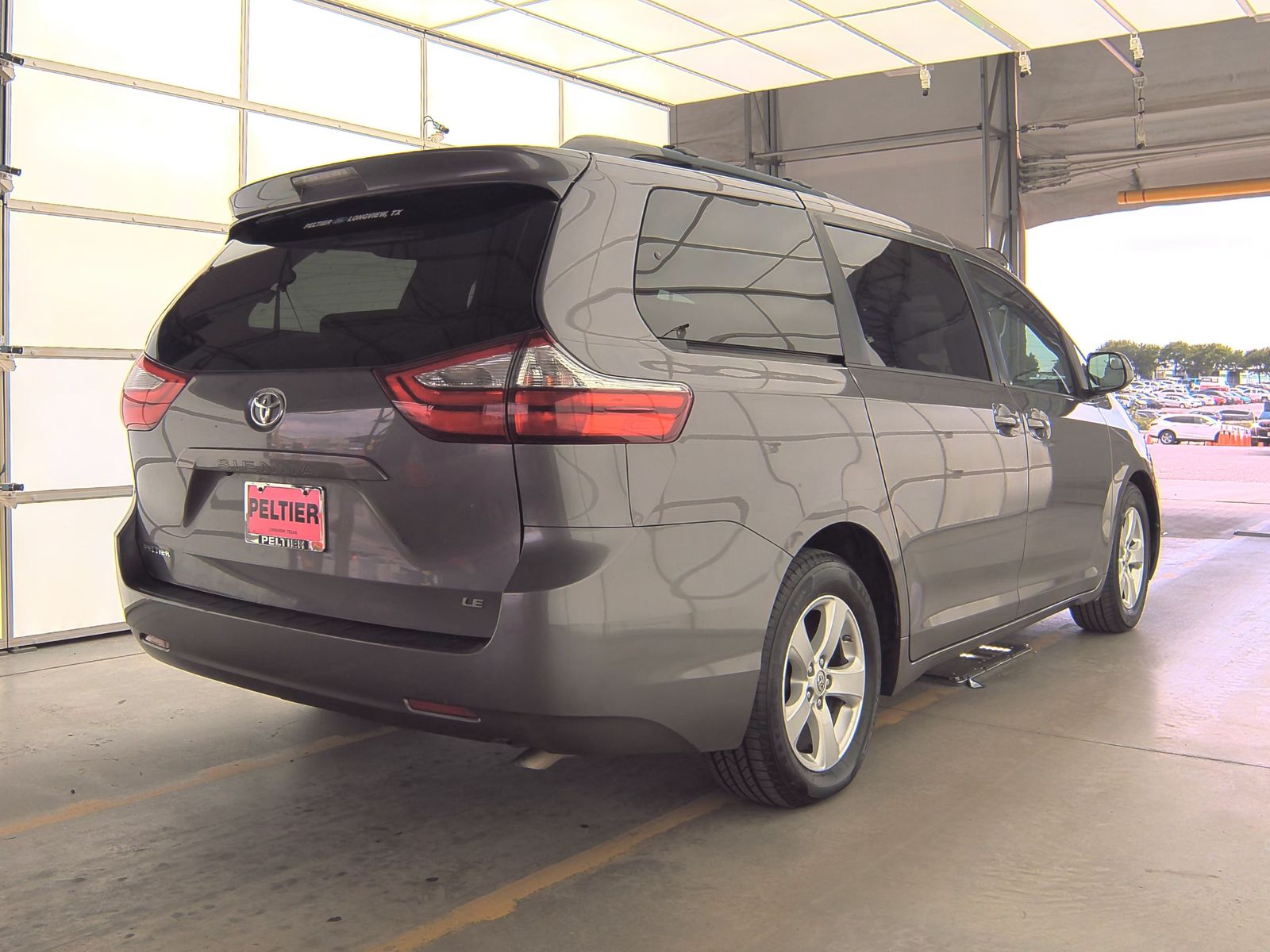 2015 Toyota Sienna LE FWD
