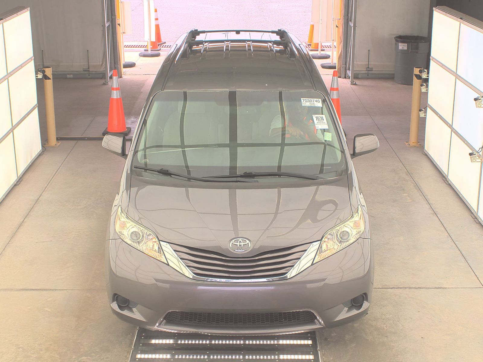 2015 Toyota Sienna LE FWD