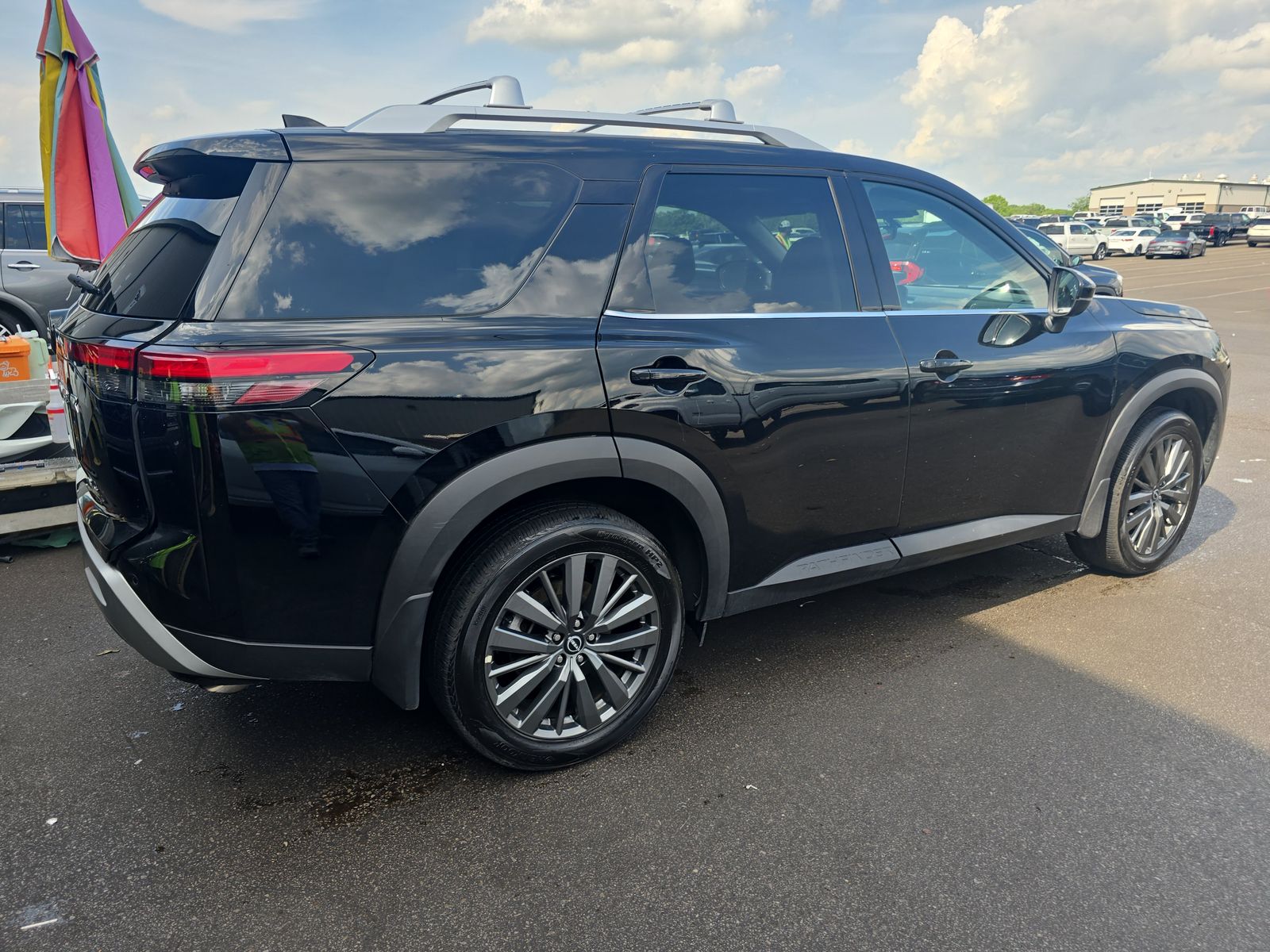 2024 Nissan Pathfinder SL FWD