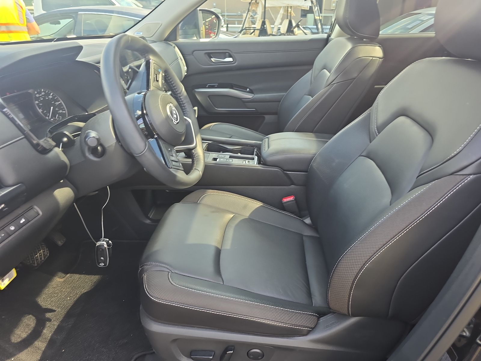 2024 Nissan Pathfinder SL FWD