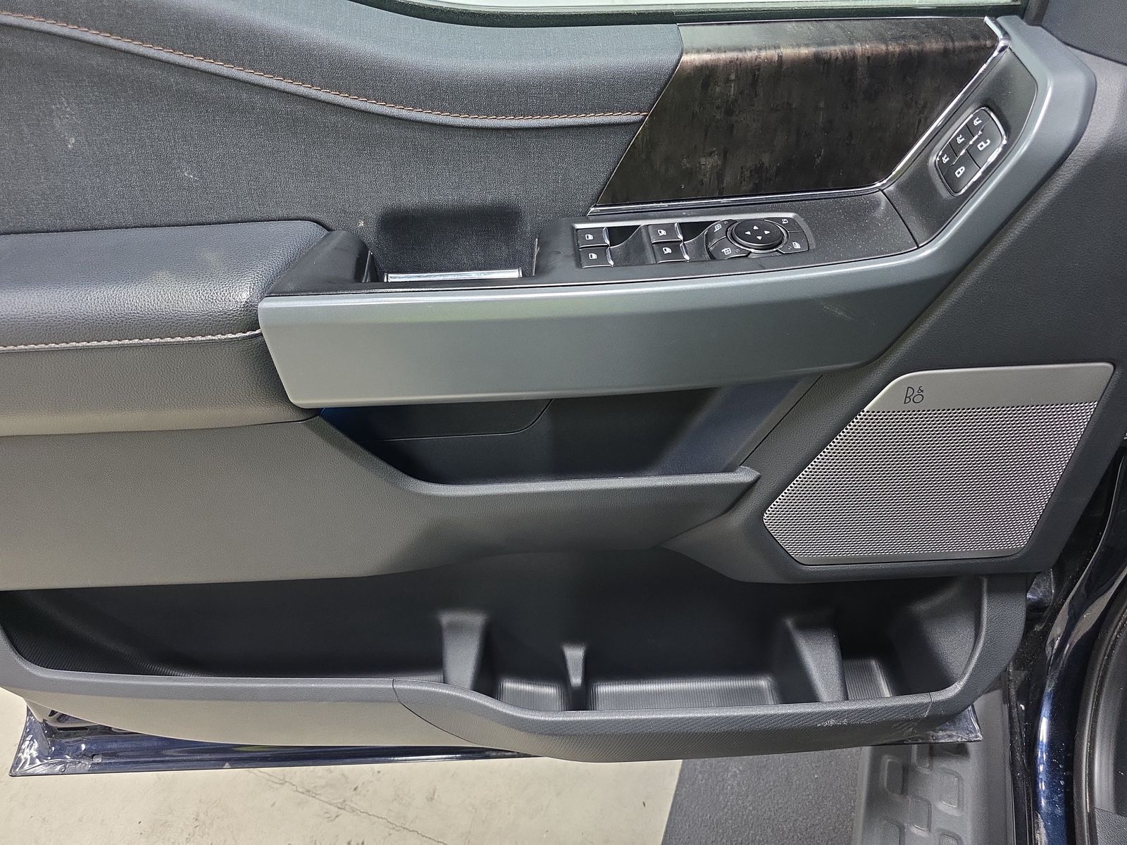 2023 Ford F-150 Lightning LARIAT AWD