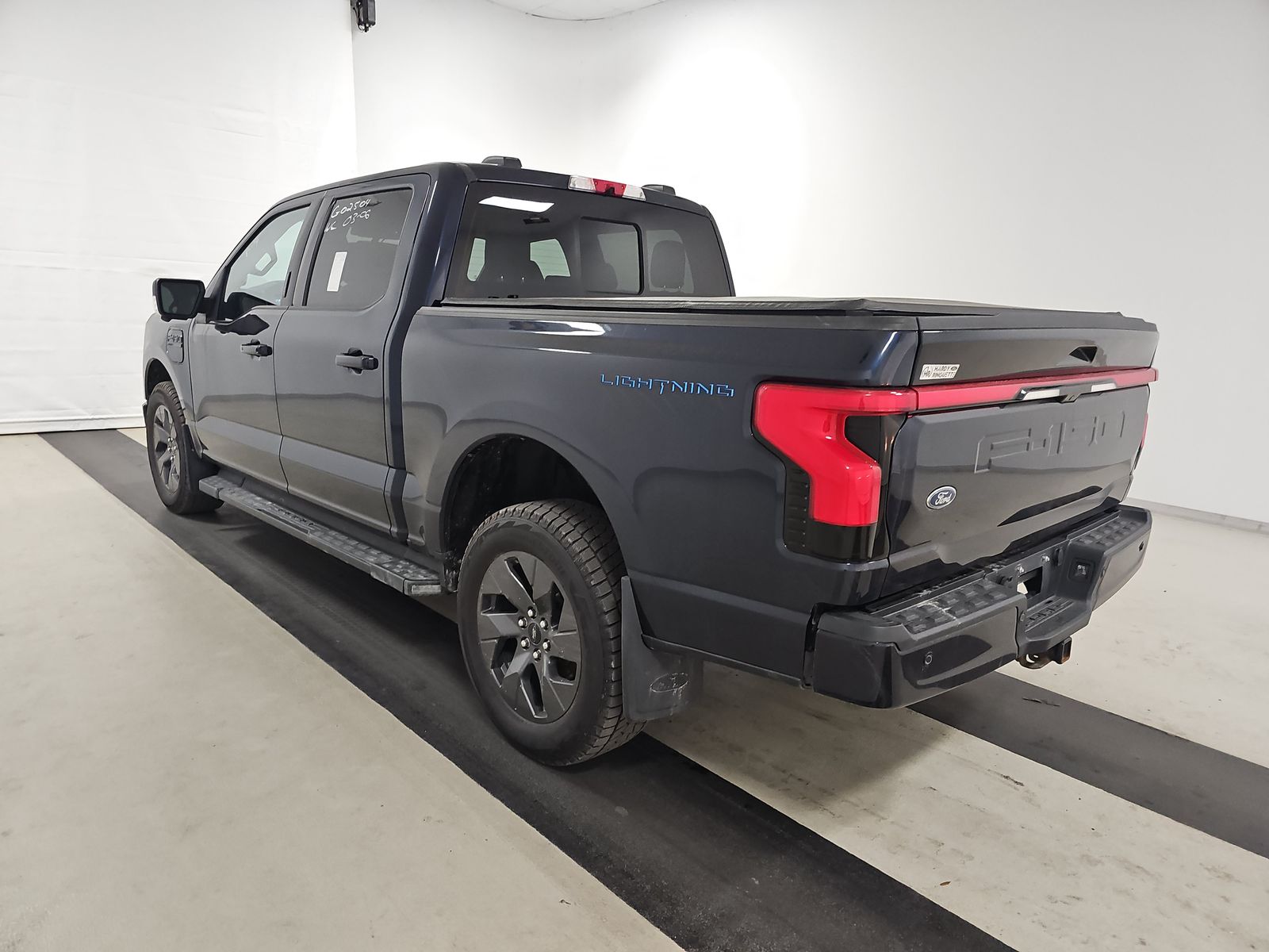 2023 Ford F-150 Lightning LARIAT AWD