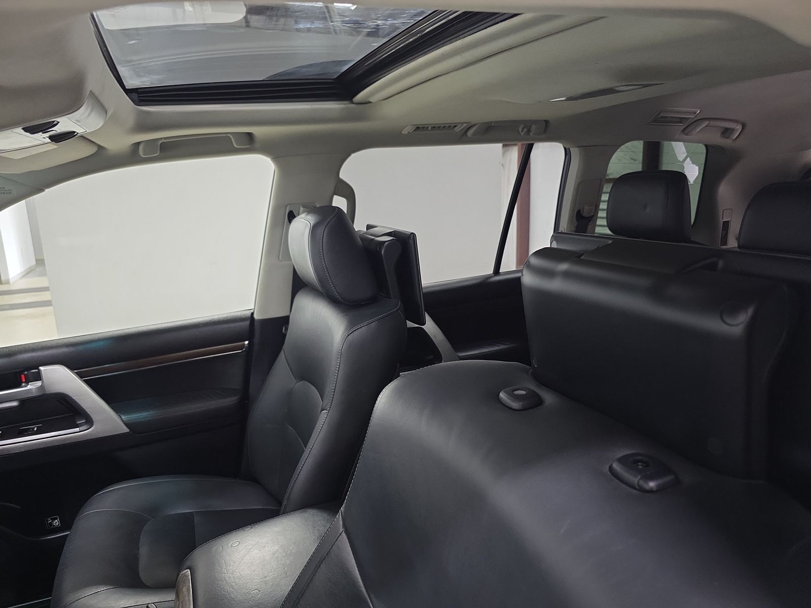 2017 Toyota Land Cruiser Base AWD