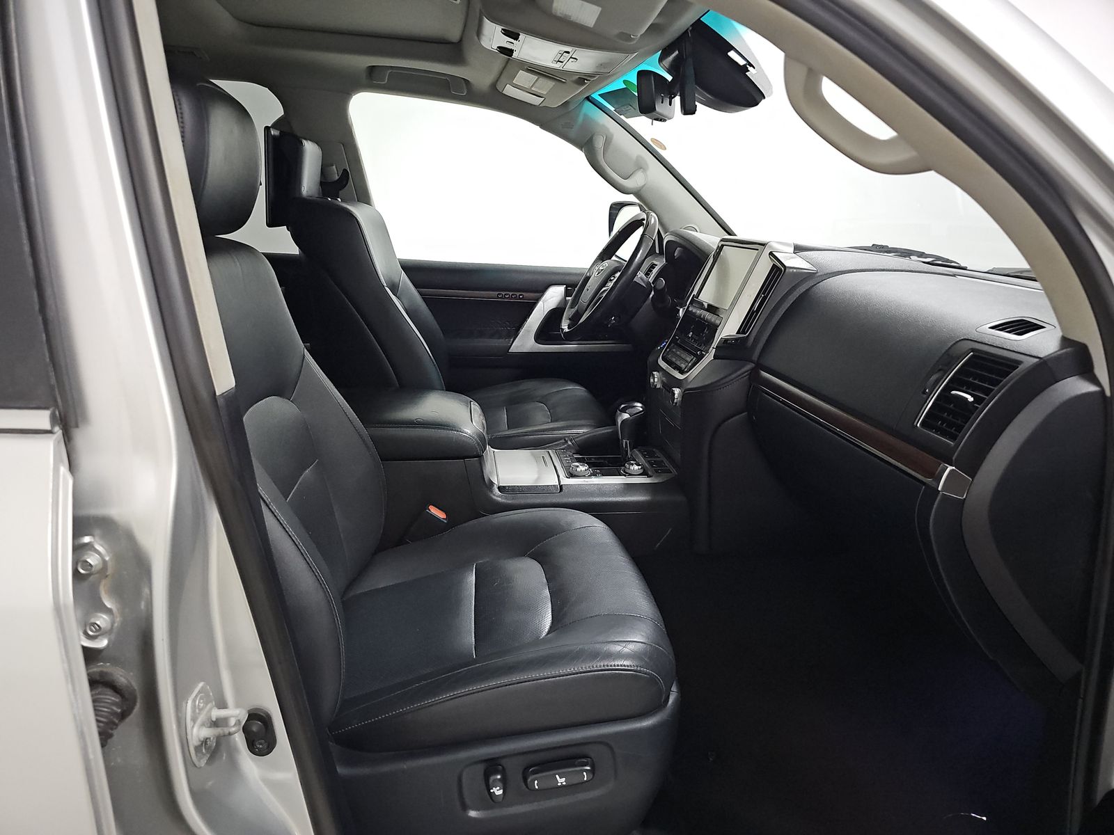 2017 Toyota Land Cruiser Base AWD