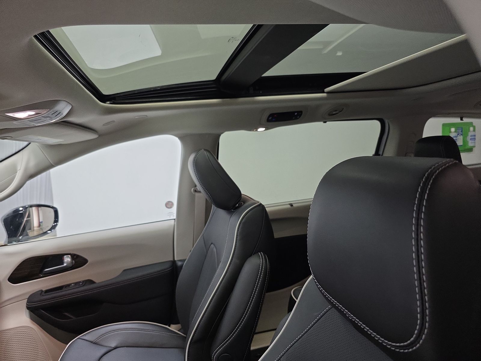 2024 Chrysler Pacifica Limited FWD