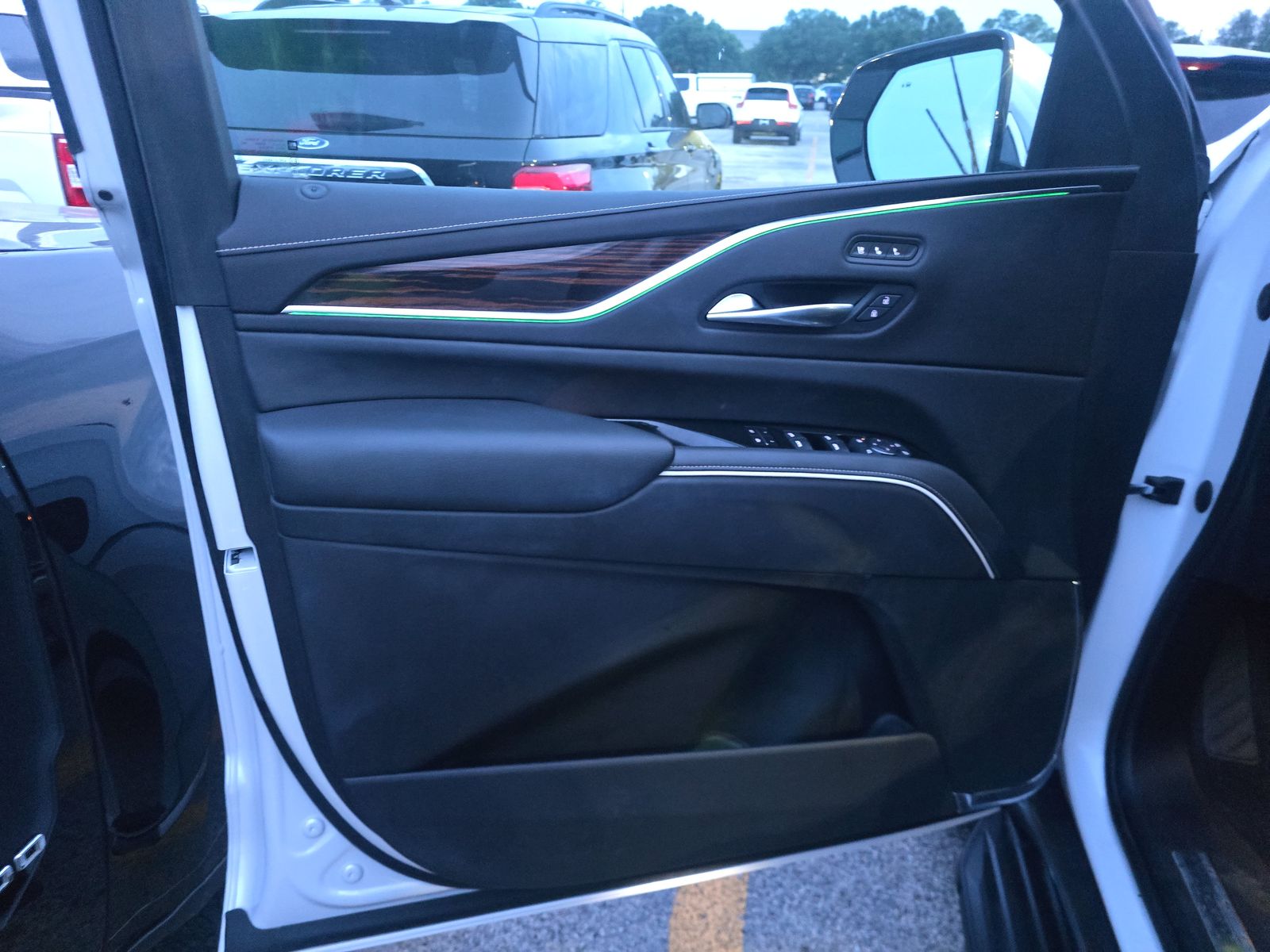 2022 Cadillac Escalade Premium Luxury AWD