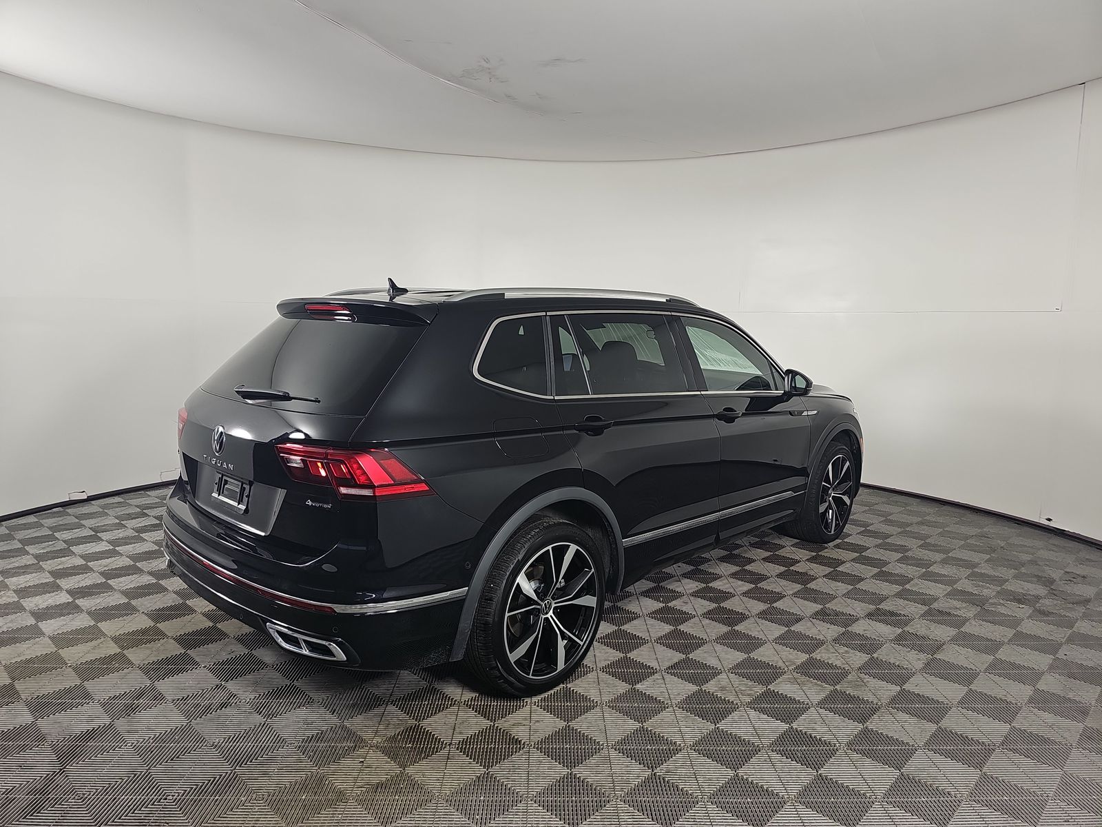 2024 Volkswagen Tiguan 2.0T SEL R-Line AWD