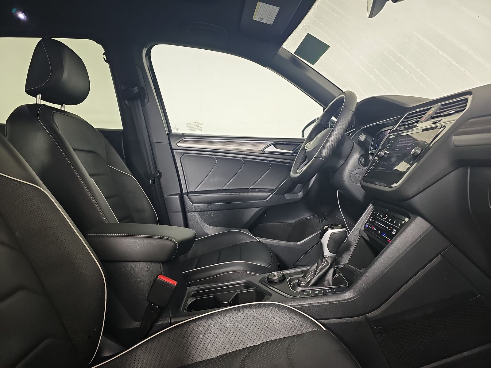 2024 Volkswagen Tiguan 2.0T SEL R-Line AWD