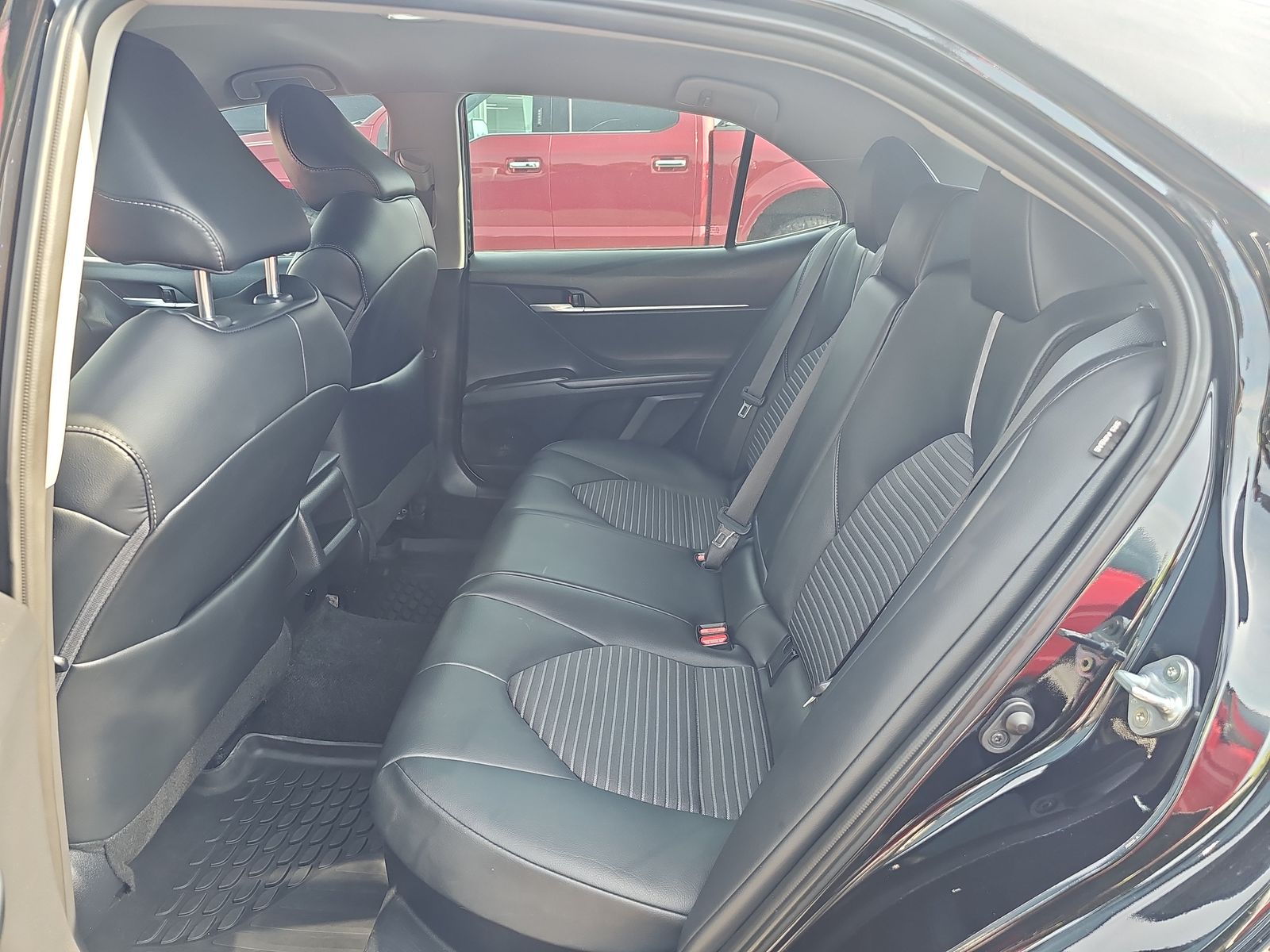 2023 Toyota Camry Hybrid SE Nightshade FWD