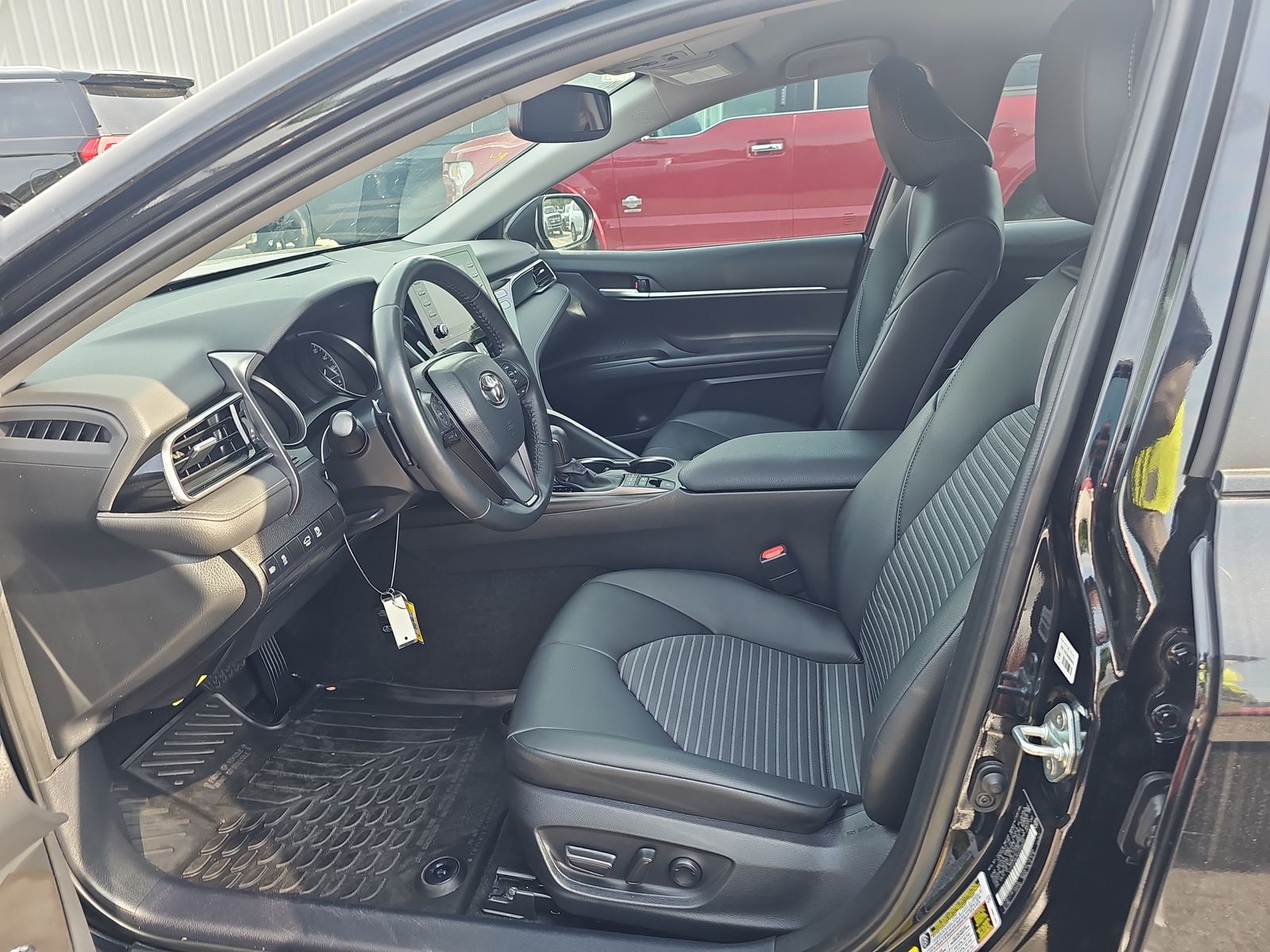 2023 Toyota Camry Hybrid SE Nightshade FWD