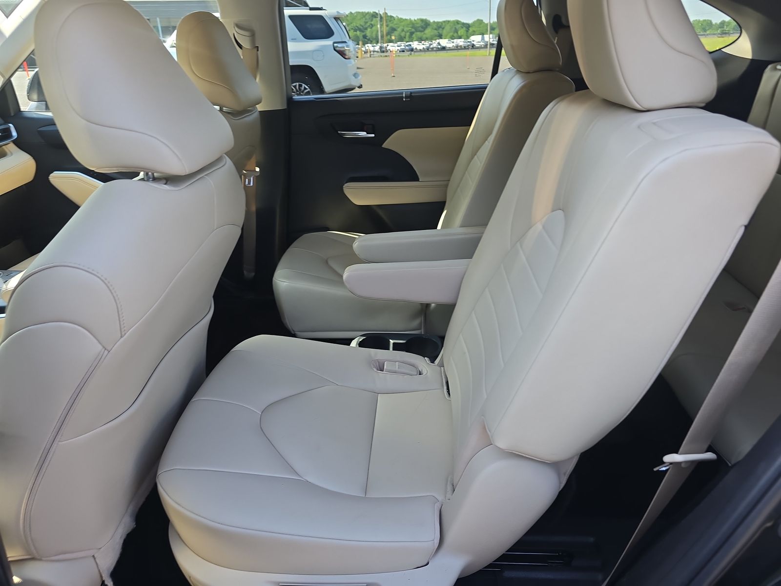 2023 Toyota Highlander Hybrid XLE AWD