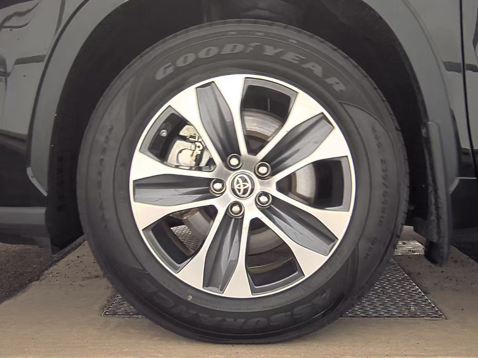 2023 Toyota Highlander Hybrid XLE AWD