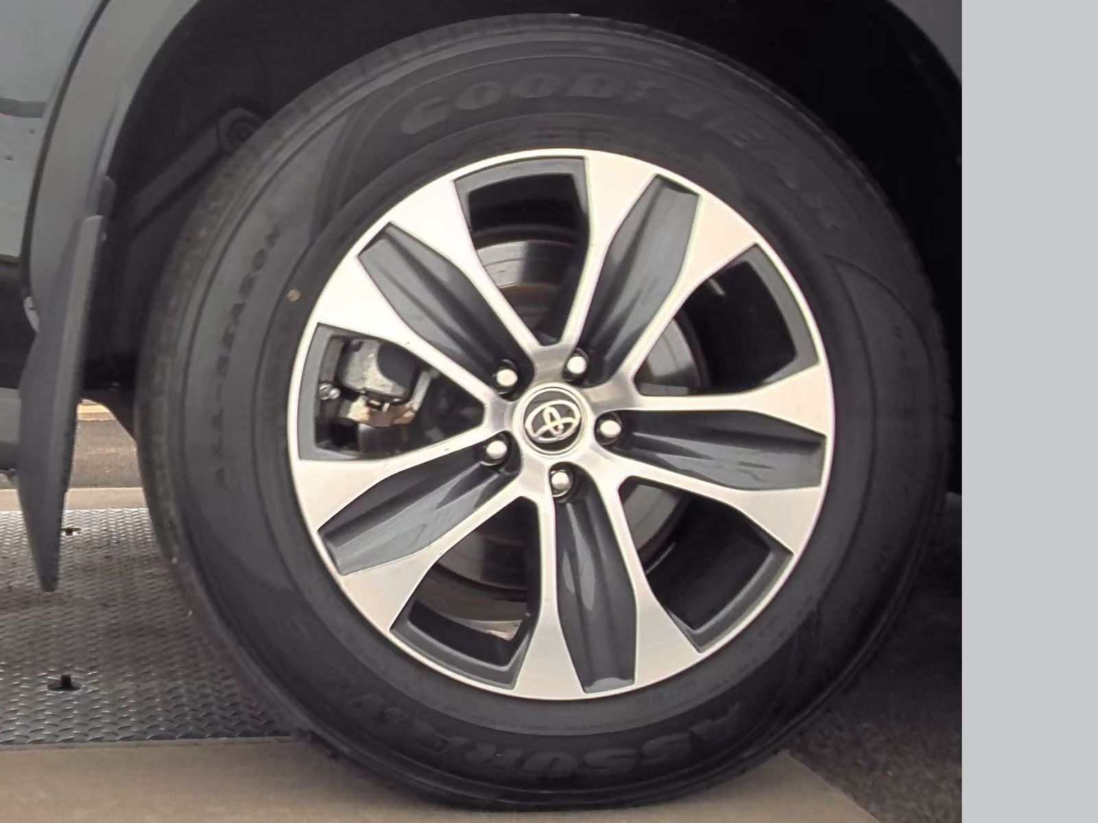 2023 Toyota Highlander Hybrid XLE AWD