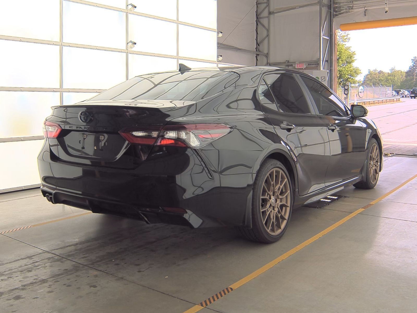 2023 Toyota Camry Hybrid SE Nightshade FWD