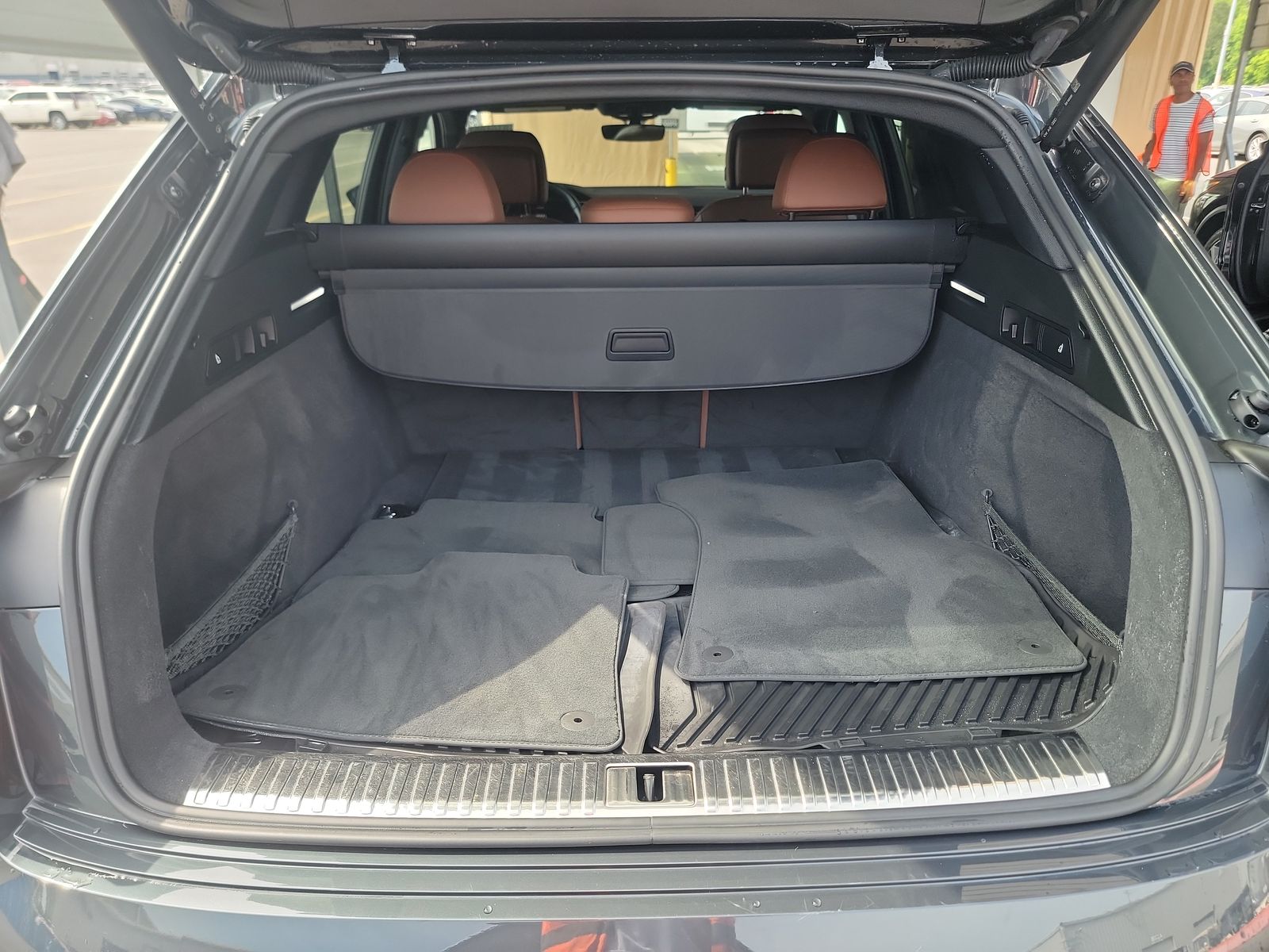 2022 Audi e-tron Premium AWD