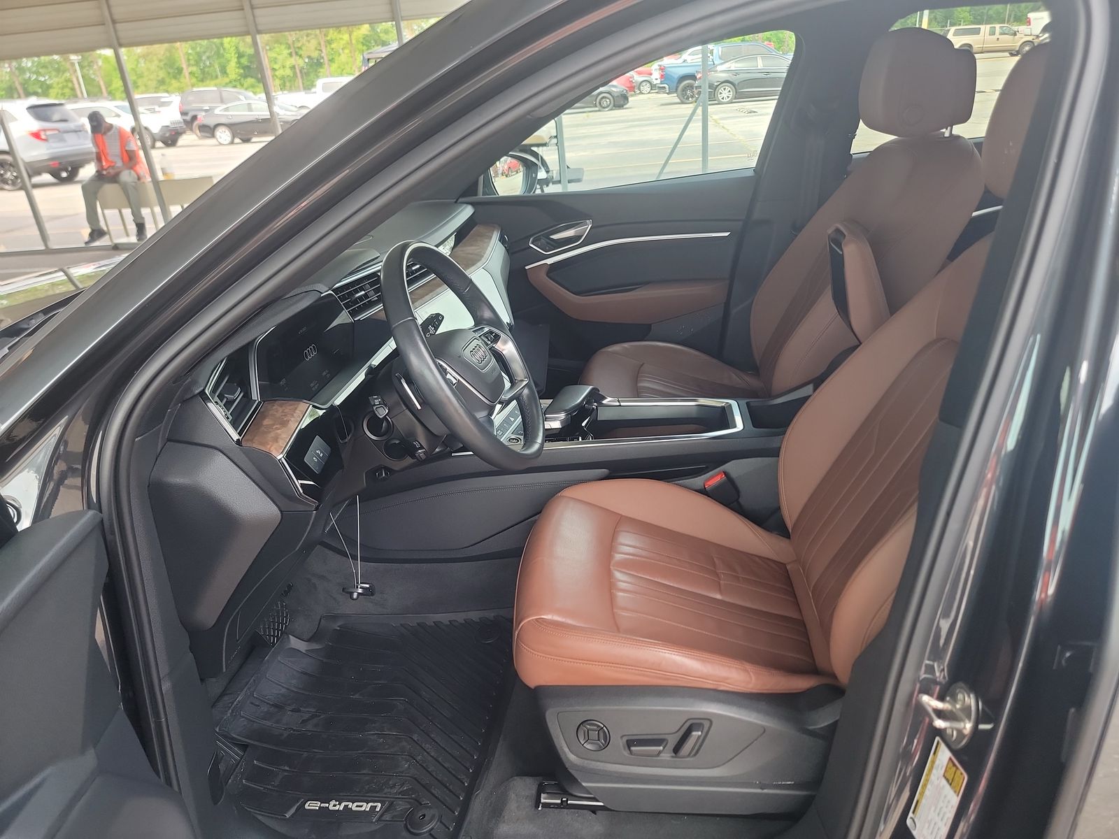 2022 Audi e-tron Premium AWD